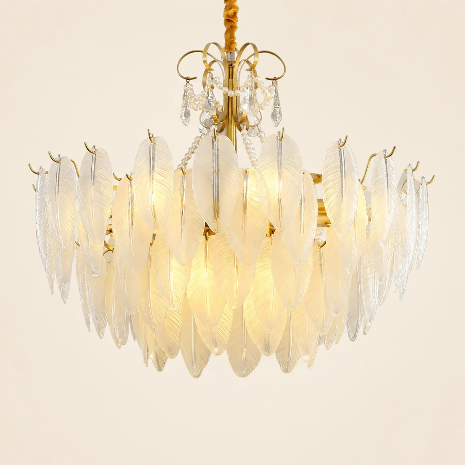 Kirsten Elegant Pearl/Glass/Metal Chandelier, White - Lumpaz