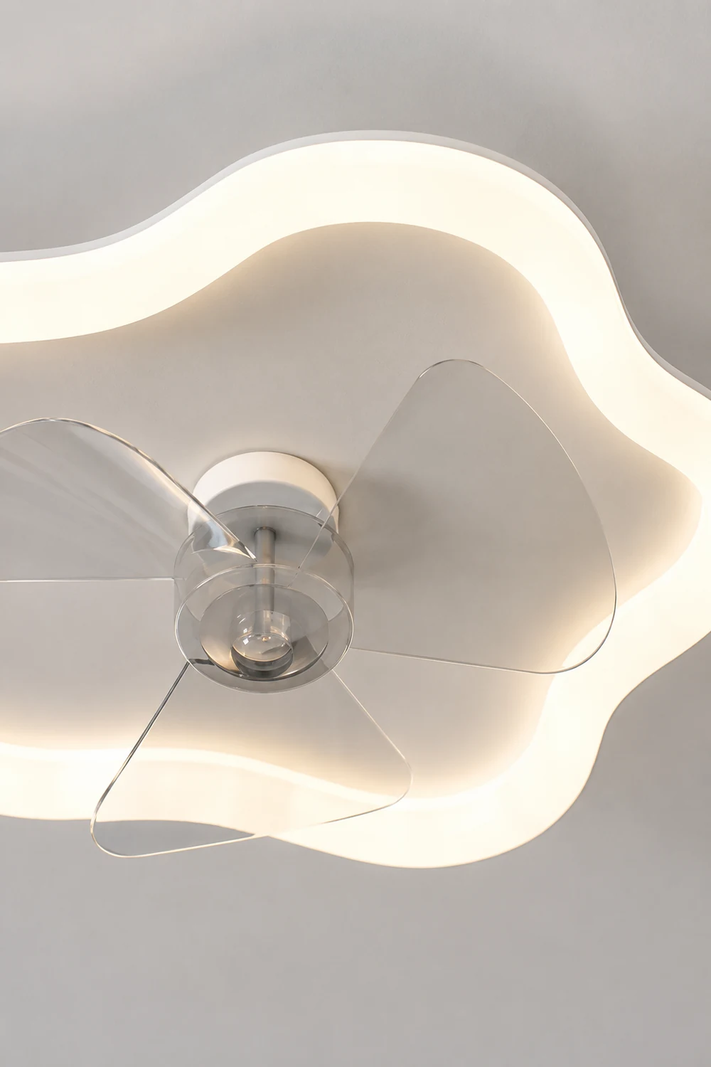 Minori Cloud Ceiling Fan with Light, L 18.1"/23.6" - Lumpaz
