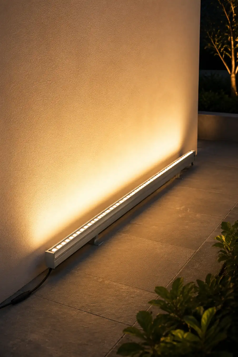 Strip Waterproof LED Outdoor Wall Washer Lights with Baffle - Lumpaz