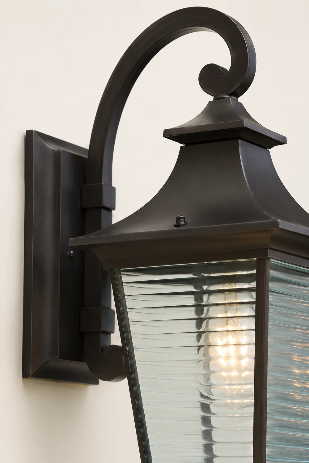 Retro Waterproof Creative Stripes Glass Shade Modern Outdoor Wall Light - Lumpaz