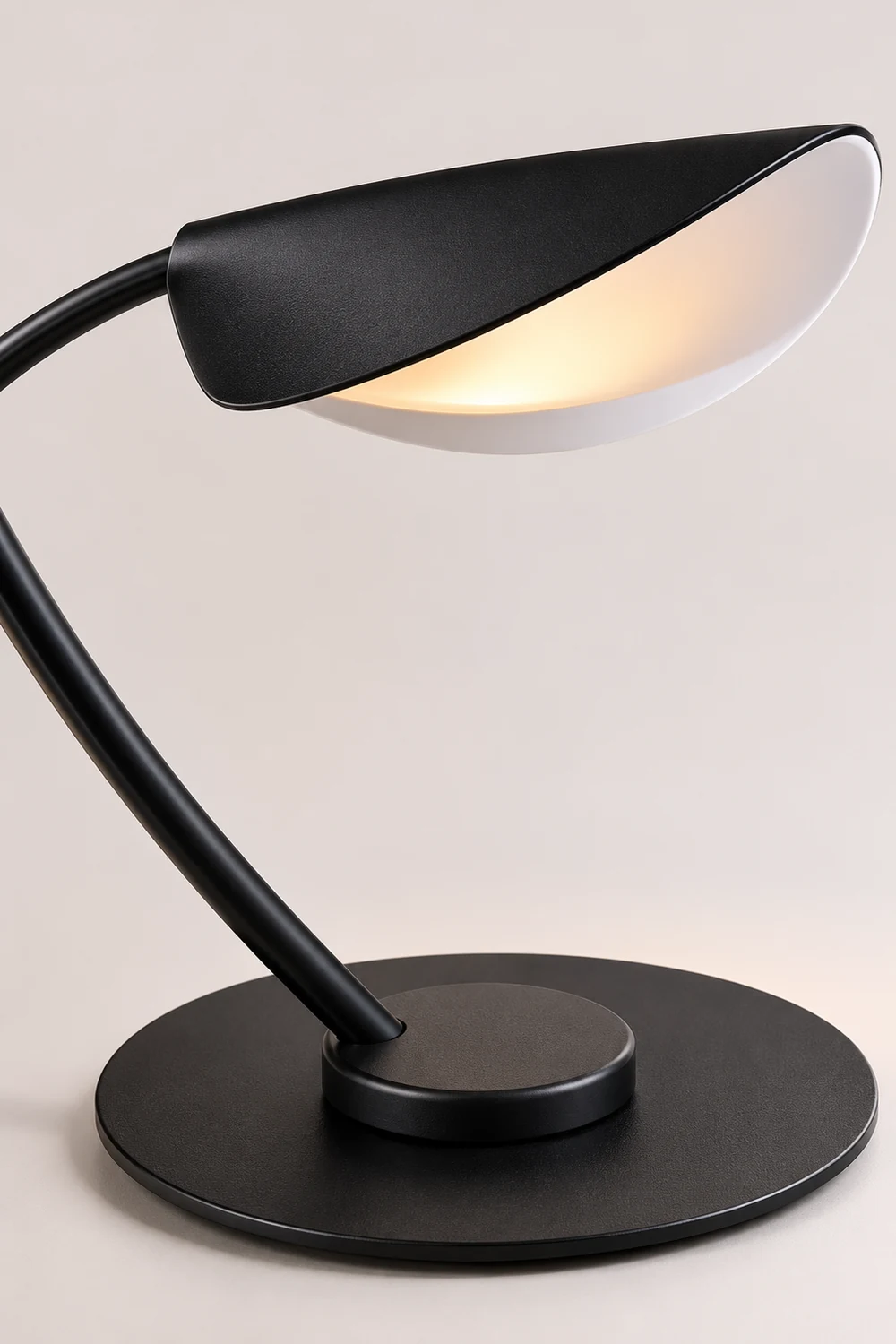Edge Modern Arch Metal Floor Lamp, Black Bedroom/Living Room - Lumpaz