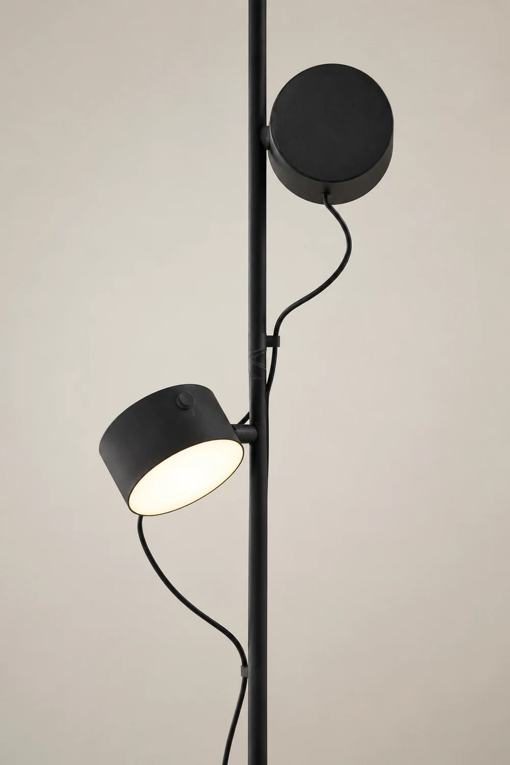 Avi Floor Lamp Cylindrical/Linear Modern, Metal, Black, Bedroom - Lumpaz
