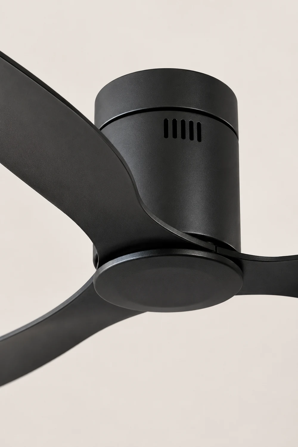 Walters Modern Minimalist 3-Blade Black DC Ceiling Fan, Low Profile, 52'' - Lumpaz