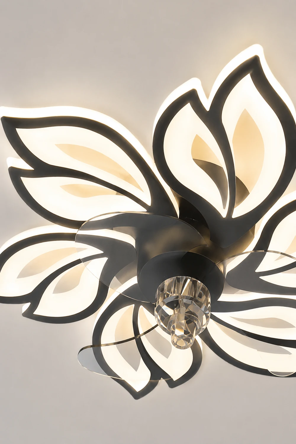 Hana Ceiling Fan with Light, 3 Color, L 26"/27"/31" - Lumpaz