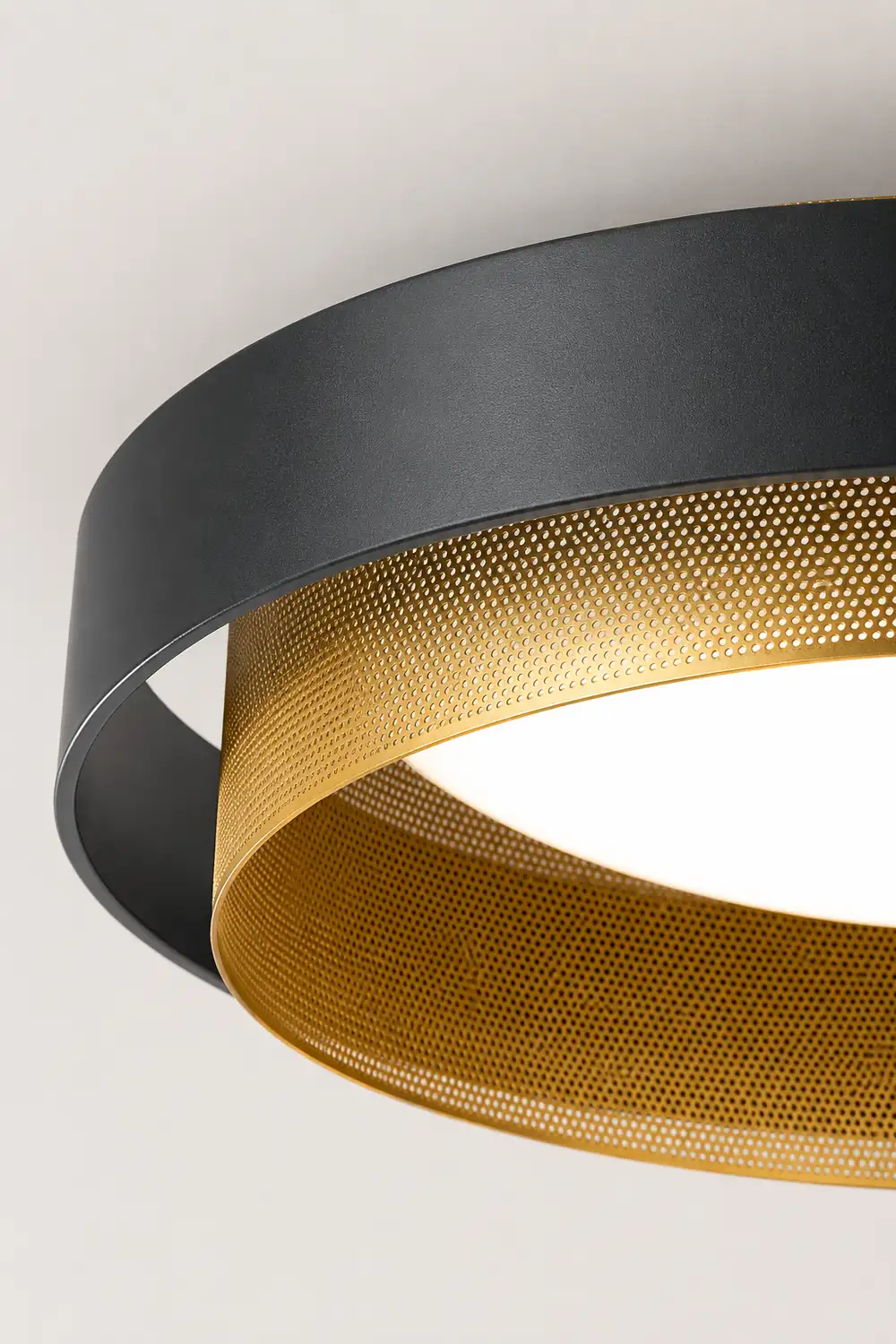 Quinn Modern Ring Metal/Acrylic Flush Mount Ceiling Light, White/Black - Lumpaz