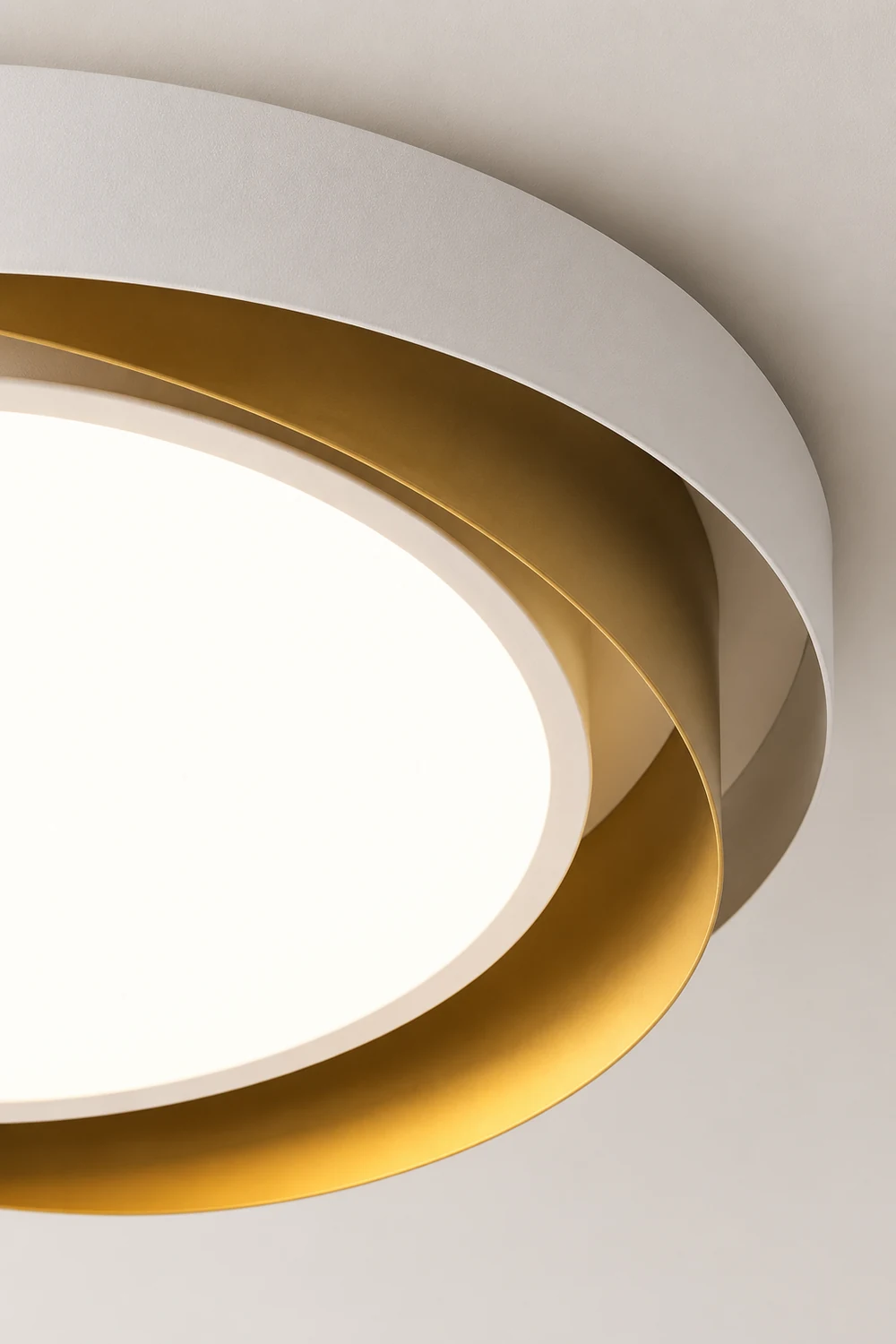 Quinn Modern Geometric Metal/Acrylic Flush Mount Ceiling Light, White/Gold - Lumpaz