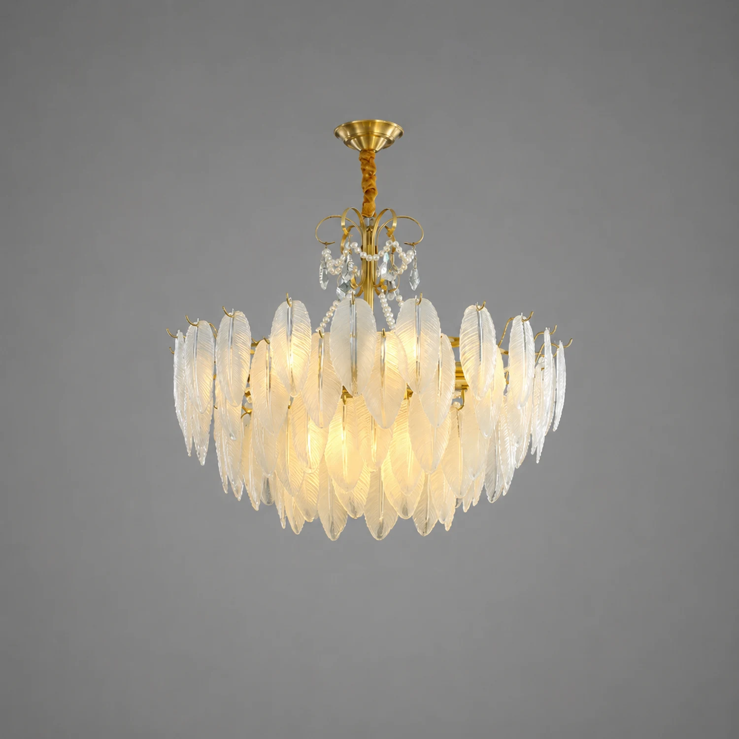 Kirsten Elegant Pearl/Glass/Metal Chandelier, White - Lumpaz