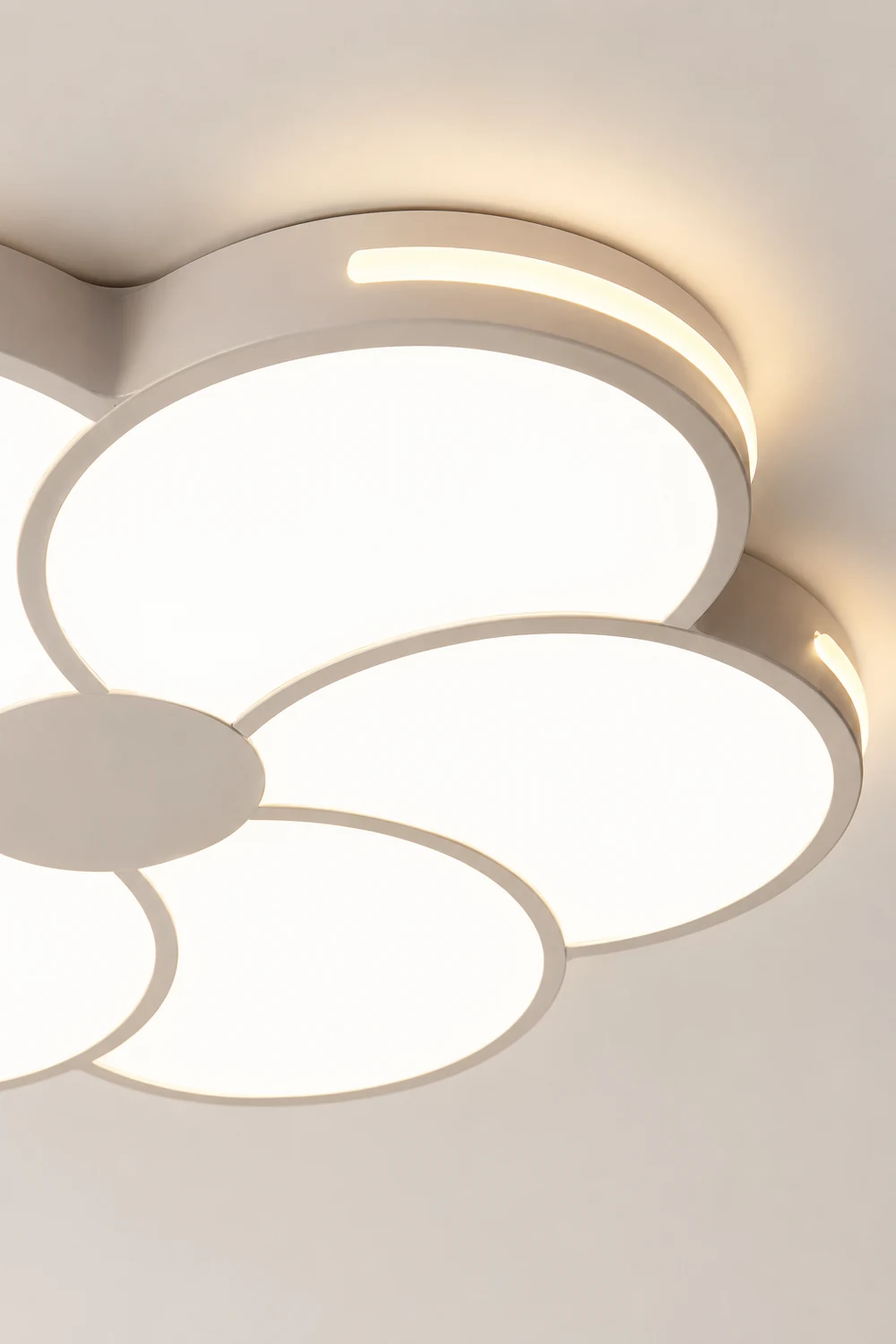 Hana Modern Flower Metal/Acrylic Flush Mount Ceiling Light, White - Lumpaz