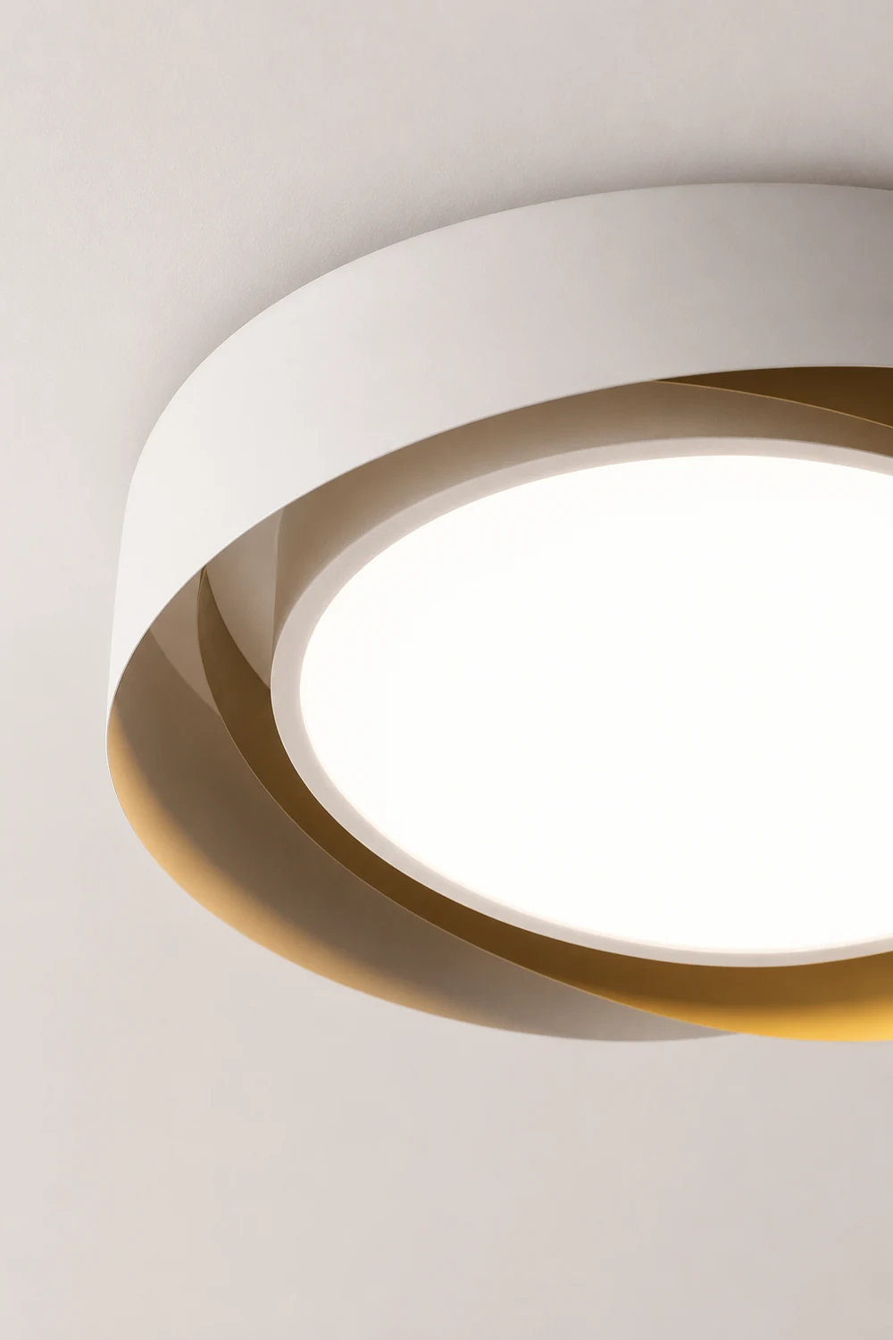 Quinn Modern Geometric Metal/Acrylic Flush Mount Ceiling Light, White/Gold - Lumpaz