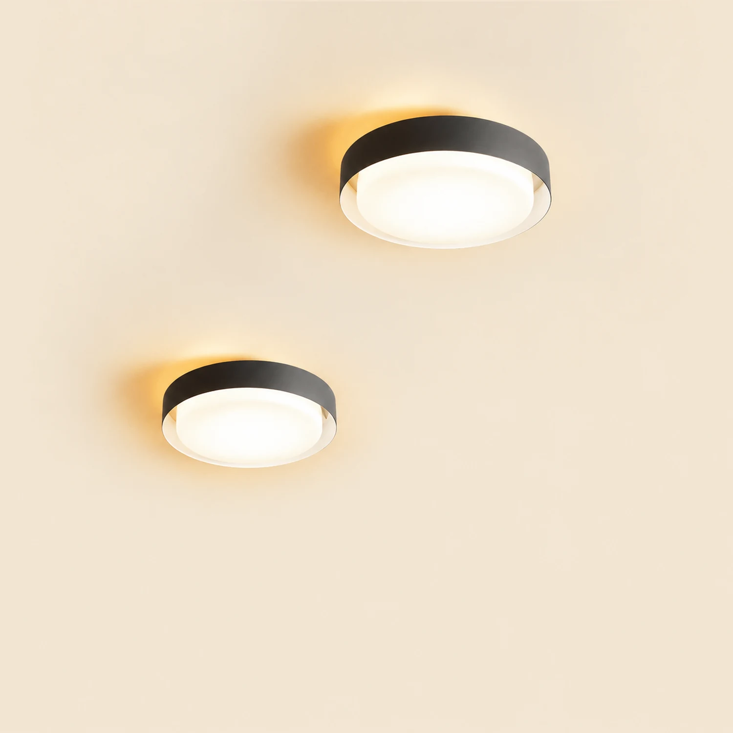 Orr Modern Round Flush Mount Ceiling Light, Metal/Acrylic, White/Black - Lumpaz