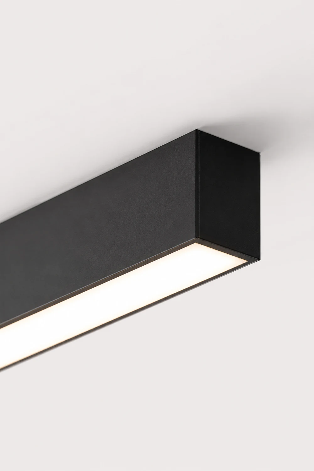 Edge Modern LED Linear Black Metal Flush Mount Ceiling Light - Lumpaz