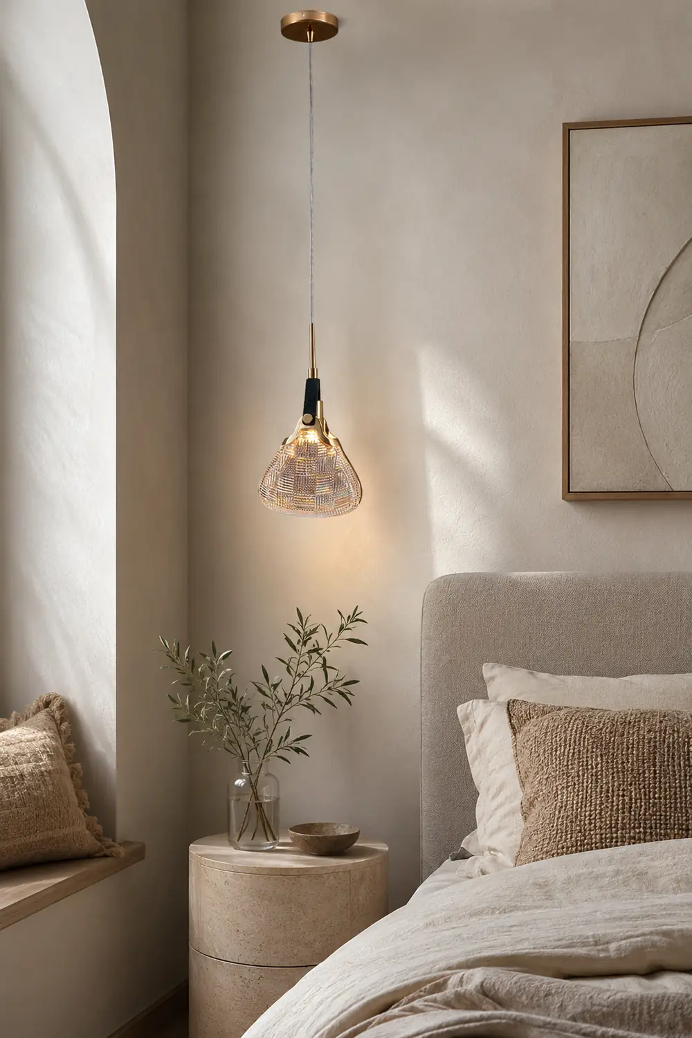Hailie Postmodern Elegant Gold/Black Bedroom Pendant Light - Lumpaz