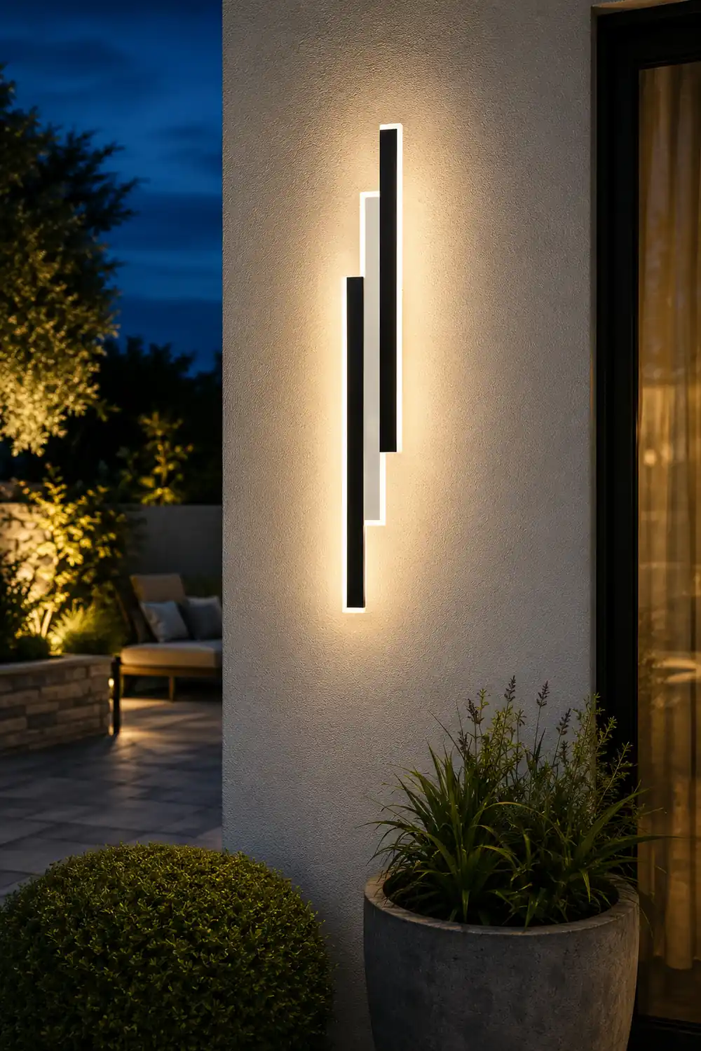 Long Strip LED Modern Outdoor Wall Sconce Lighting - Lumpaz