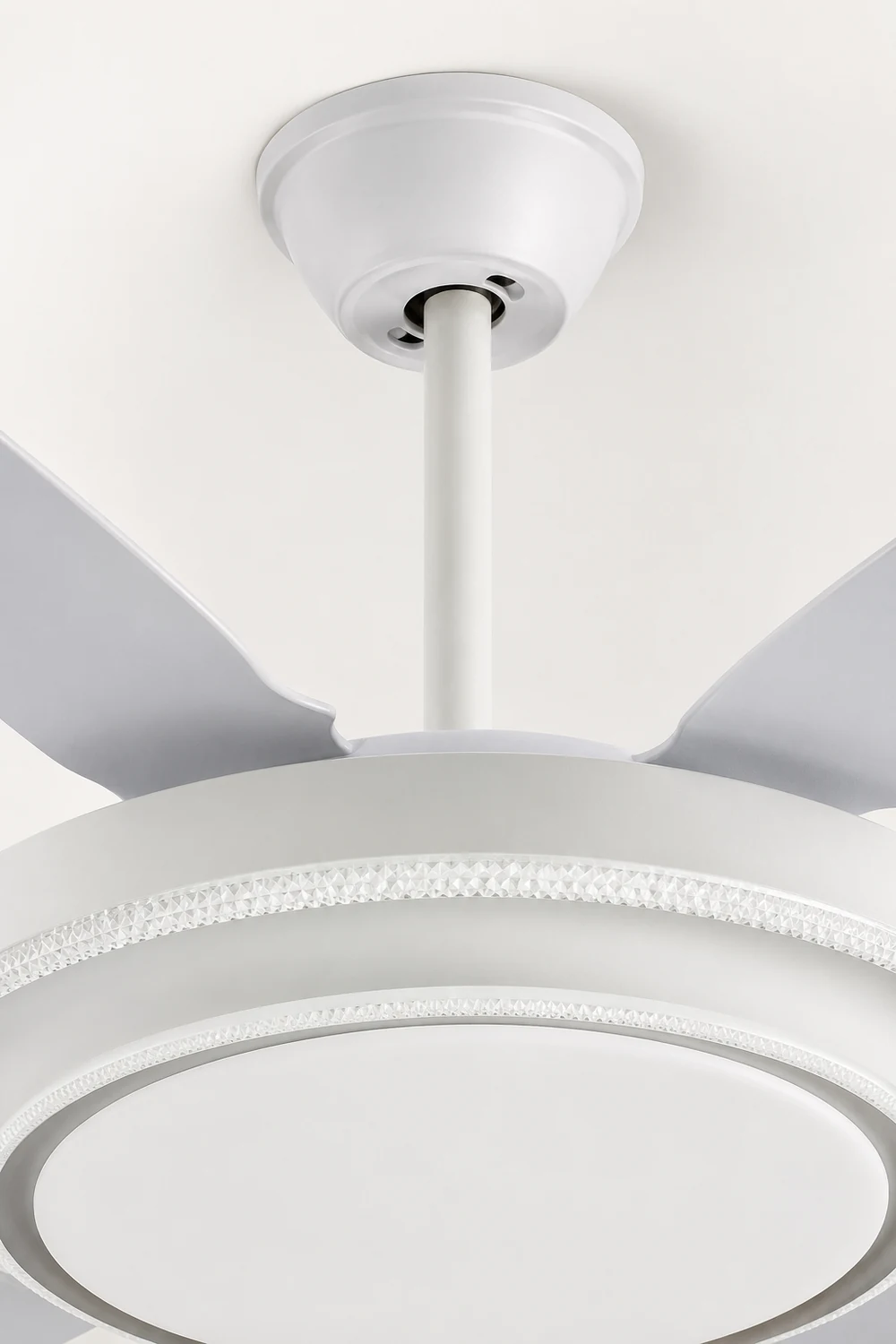 Haydn 6-Blade  Modern Basic  DC Ceiling Fan with Light, White, 51'' - Lumpaz