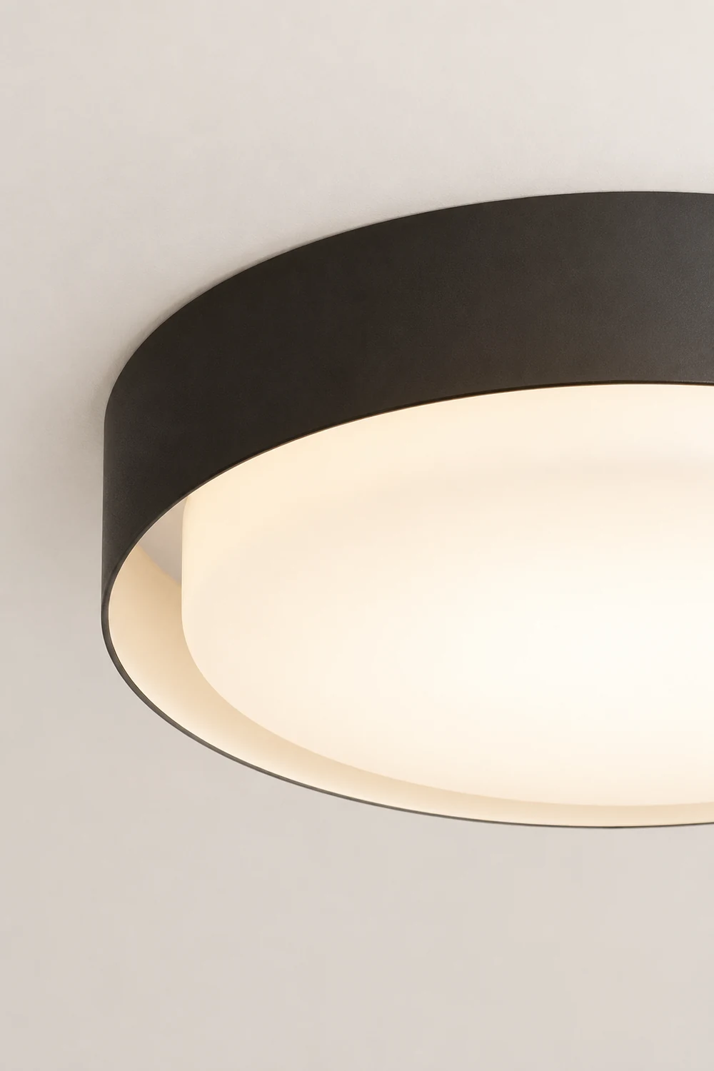 Orr Modern Round Flush Mount Ceiling Light, Metal/Acrylic, White/Black - Lumpaz