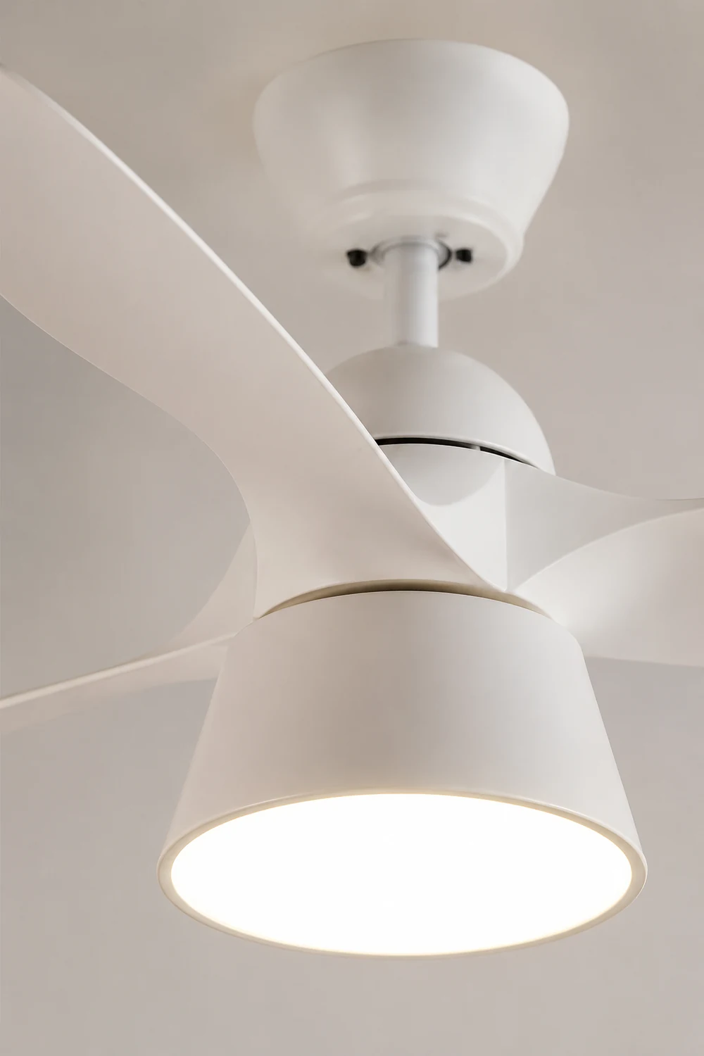 Walters Ceiling Fan with Light, 3 Color, L 33" - Lumpaz