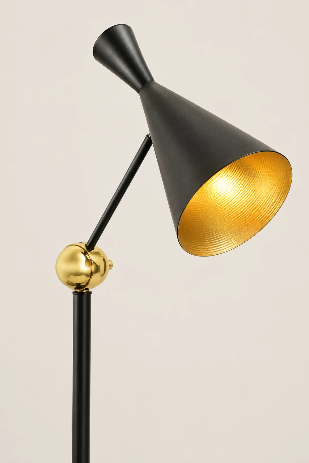 Carins Modern Minimalist Metal Tall Standing Floor Lamp, Black/Gold - Lumpaz