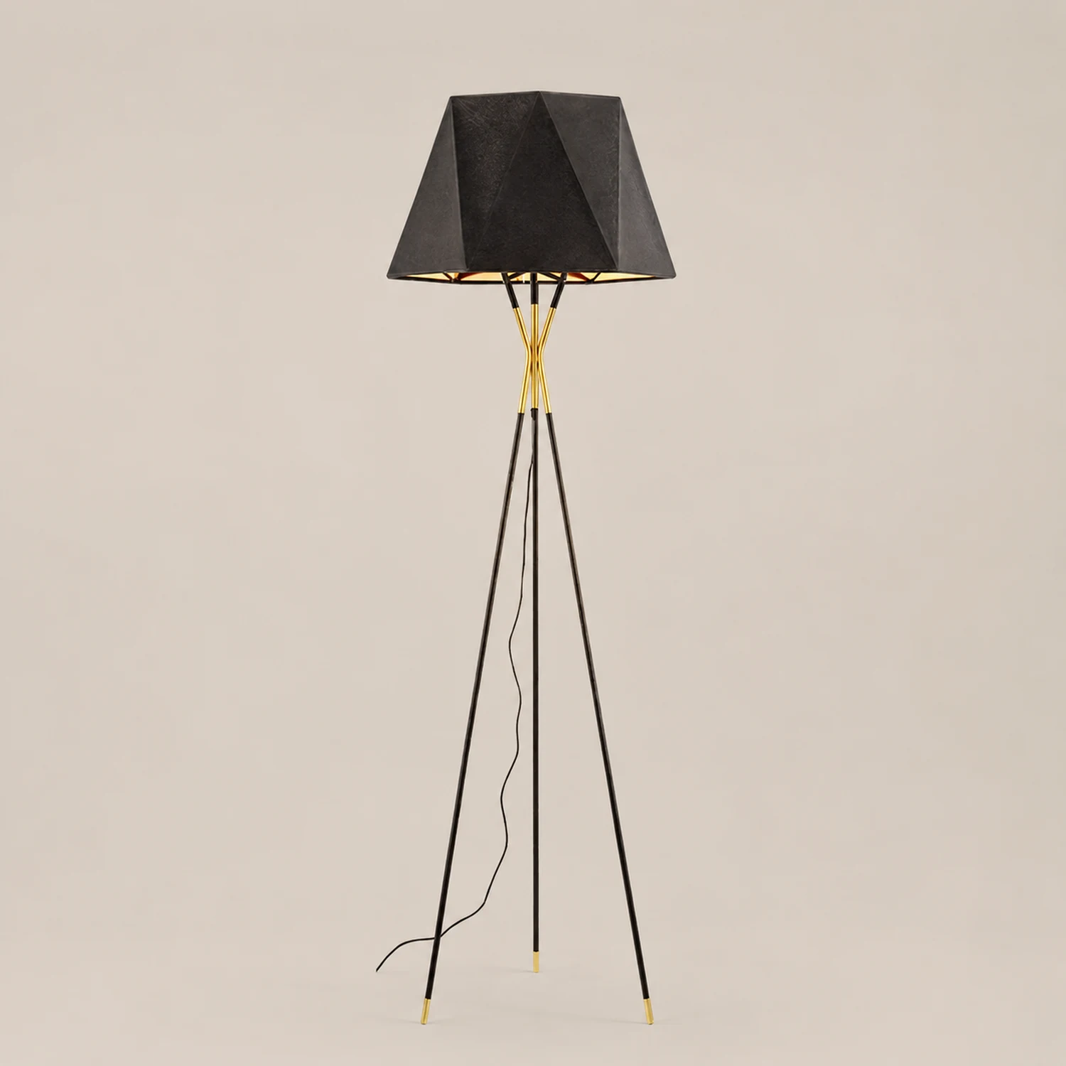 Salgado Minimalist Tripod Floor Lamp - Lumpaz