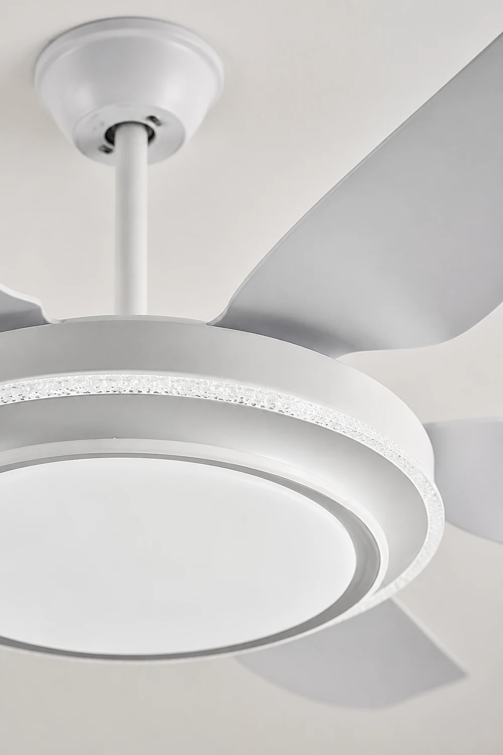 Haydn 6-Blade  Modern Basic  DC Ceiling Fan with Light, White, 51'' - Lumpaz