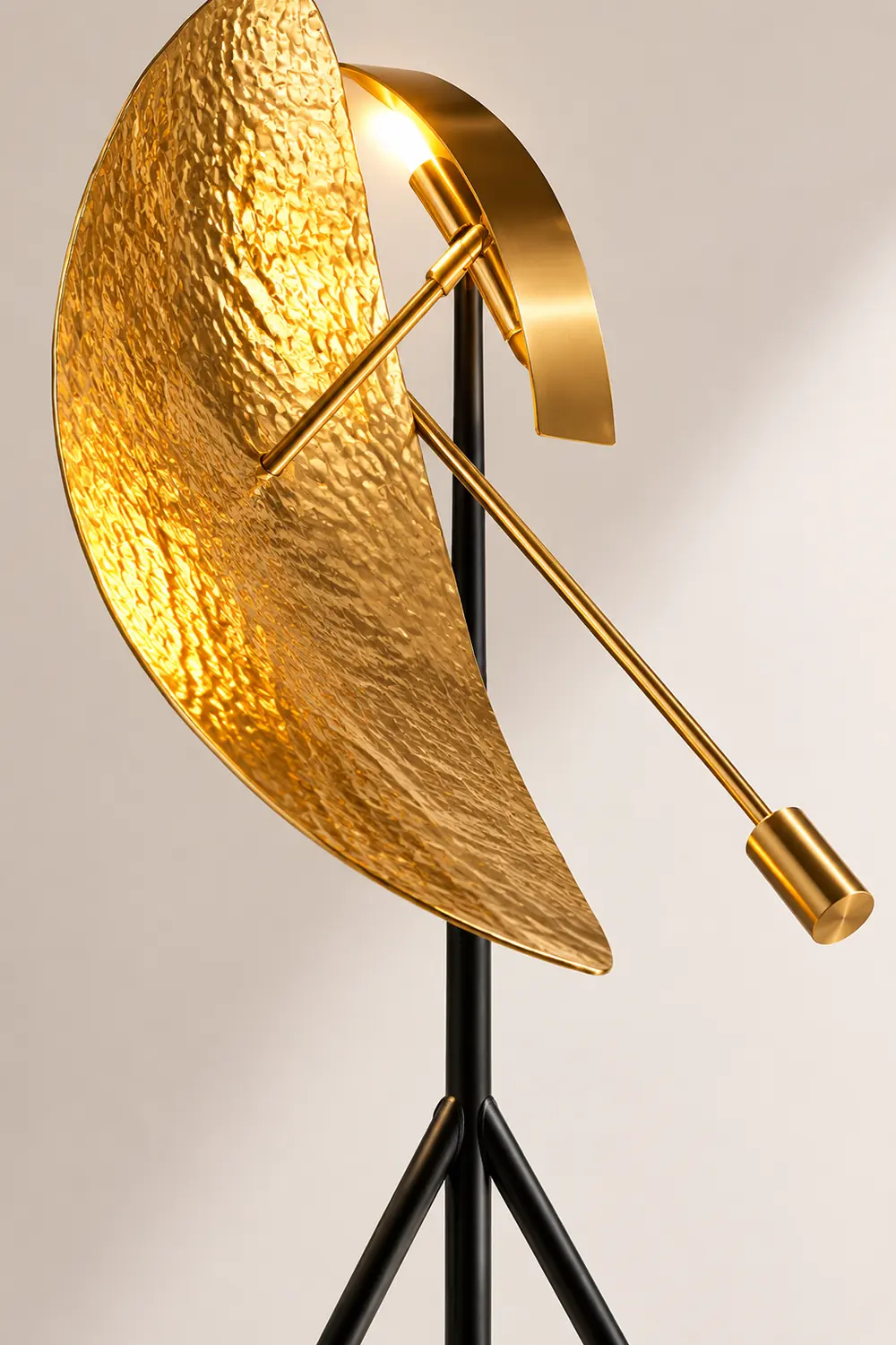 Salgado Floor Lamp Tripod Reflection Postmodern, Metal, Gold, Living Room - Lumpaz