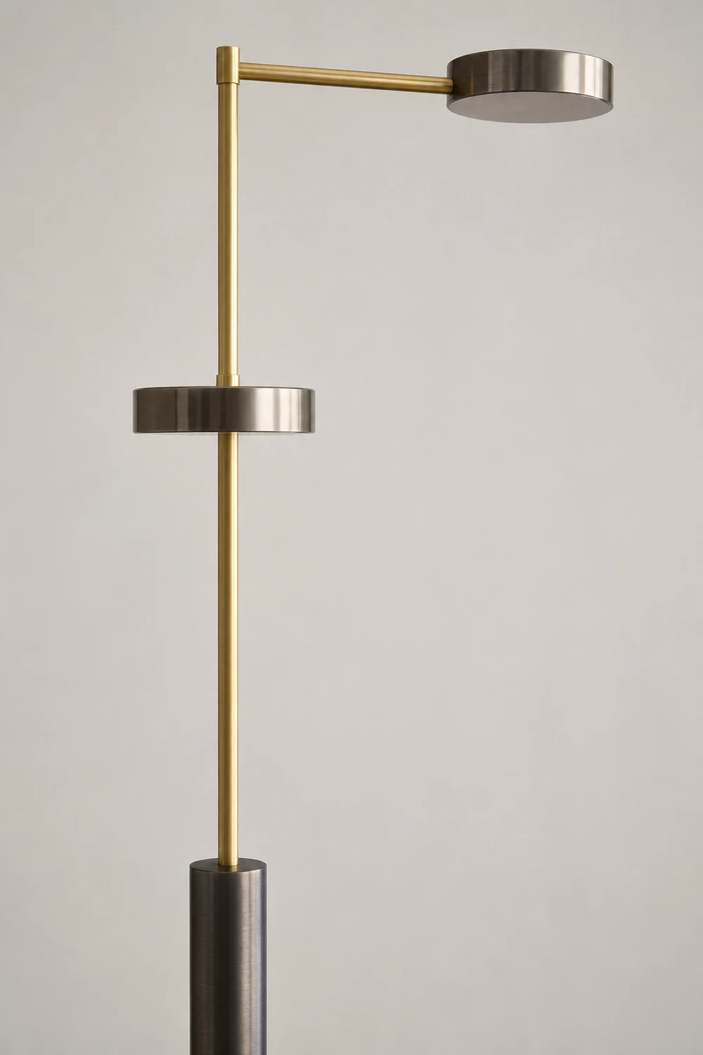 Salgado Modern Minimalist Metal Projector Floor Lamp, Mate Black - Lumpaz