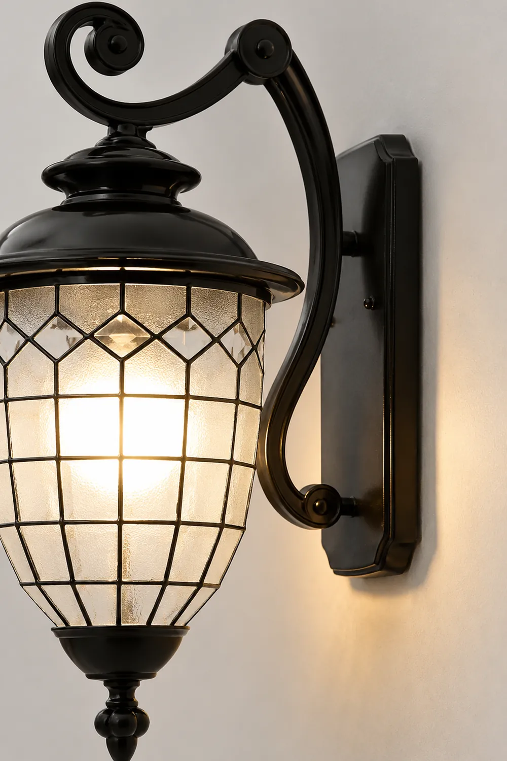 Waterproof Minimalist Elegant Vintage European Style Outdoor Wall Lights - Lumpaz