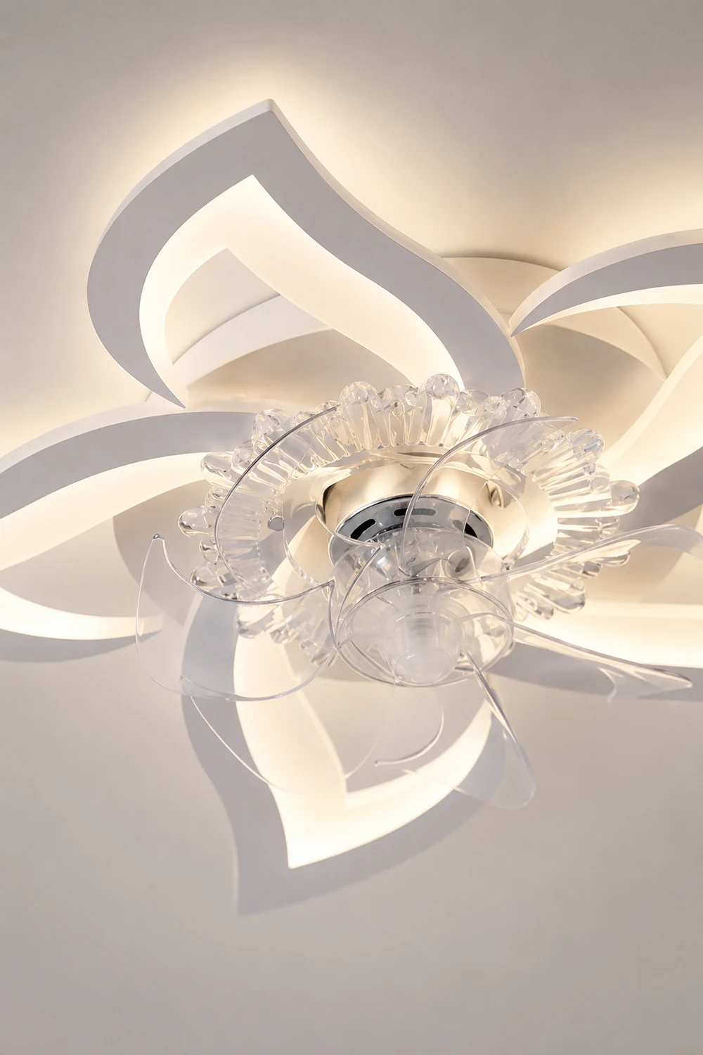 Hana Ceiling Fan with Light, 8 Style - Lumpaz
