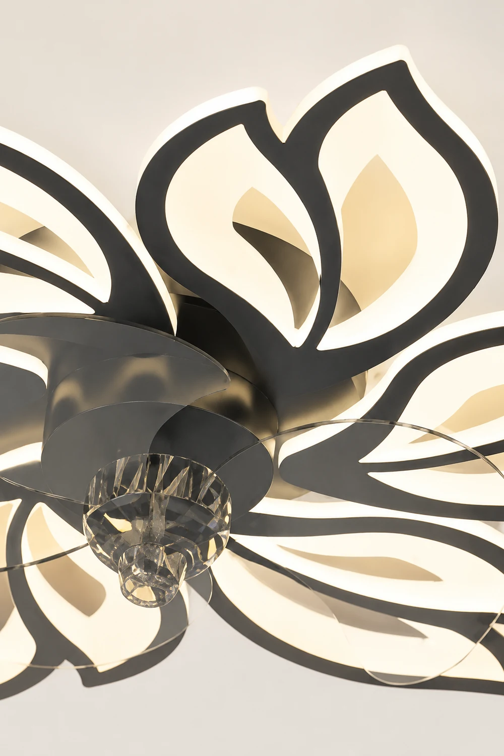 Hana Ceiling Fan with Light, 3 Color, L 26"/27"/31" - Lumpaz
