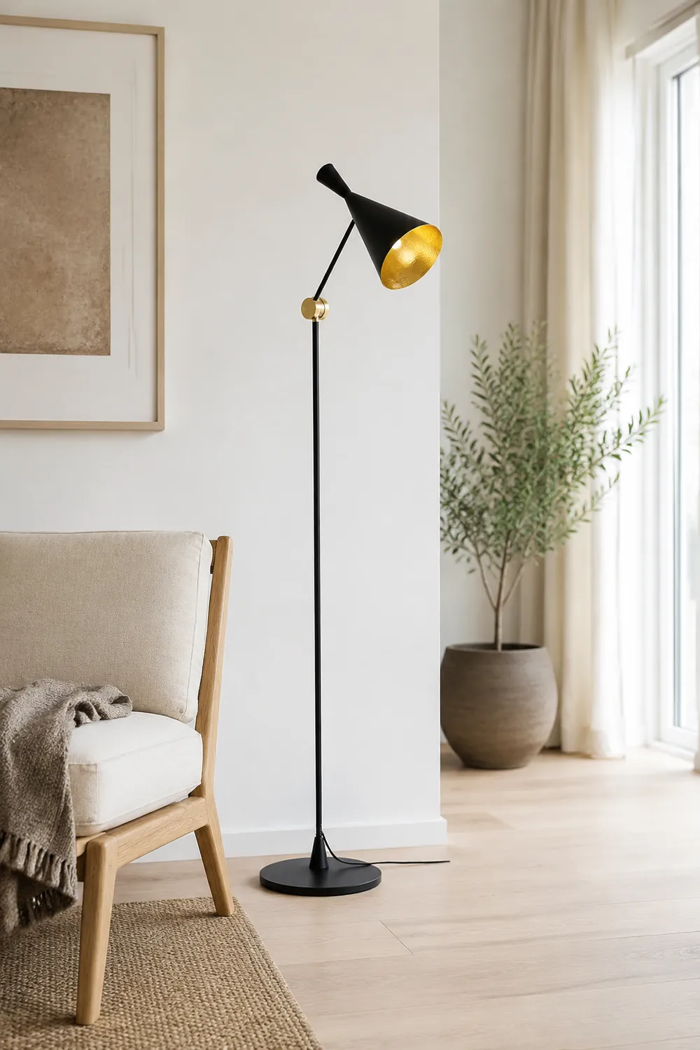 Carins Modern Minimalist Metal Tall Standing Floor Lamp, Black/Gold - Lumpaz