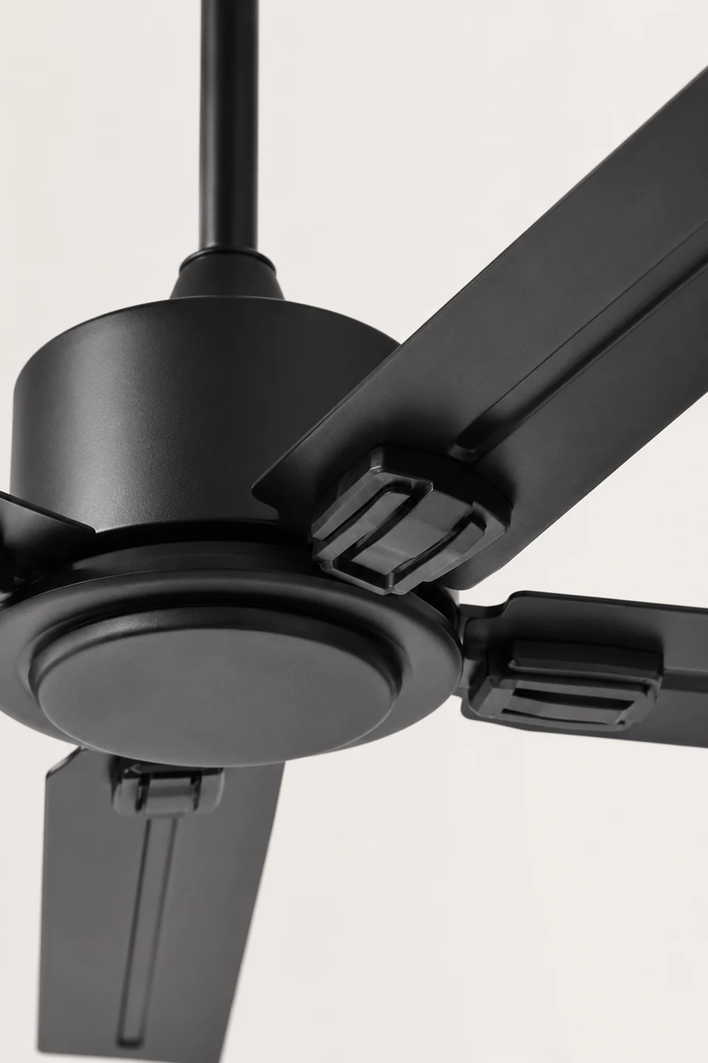 Alessio 5-Blade Industrial Black DC Ceiling Fan, Metal, 42'' - Lumpaz