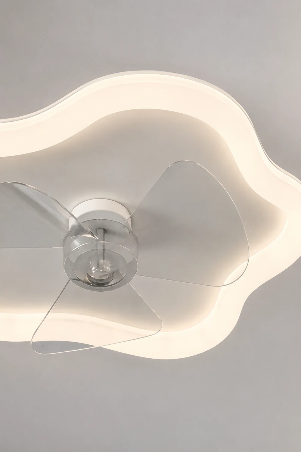 Minori Cloud Ceiling Fan with Light, L 18.1"/23.6" - Lumpaz