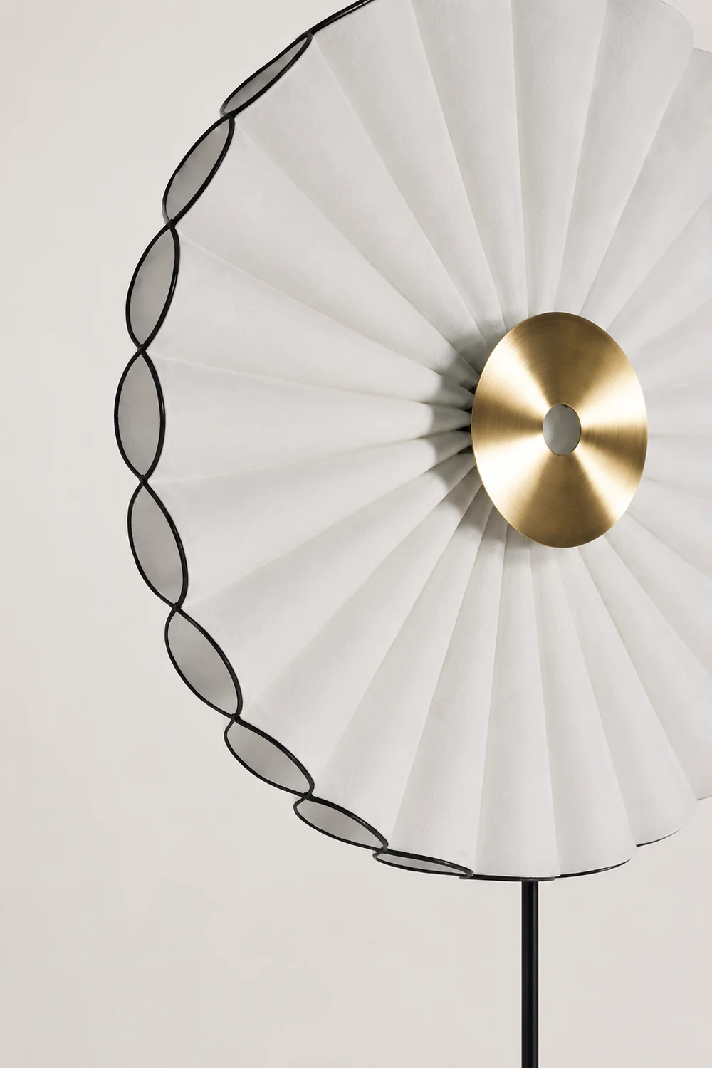 Chan Flower Metal/Artificial Paper Floor Lamp, White/Blue - Lumpaz