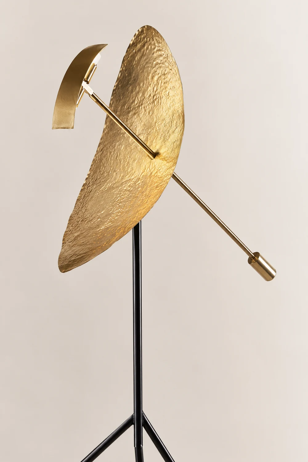 Salgado Floor Lamp Tripod Reflection Postmodern, Metal, Gold, Living Room - Lumpaz