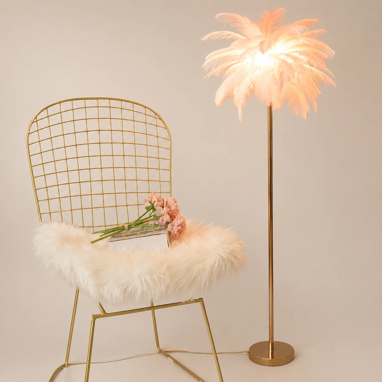 O'Moore Modern Floor Lamp, Natural Ostrich Feather & Metal Stand - Lumpaz