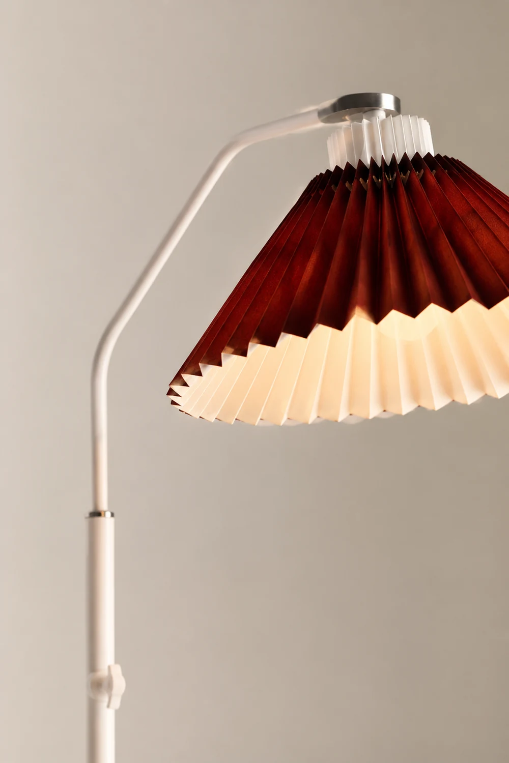 Ozawa Modern Pleated Metal Fabric Floor Lamp,White/Red/Beige/Green - Lumpaz