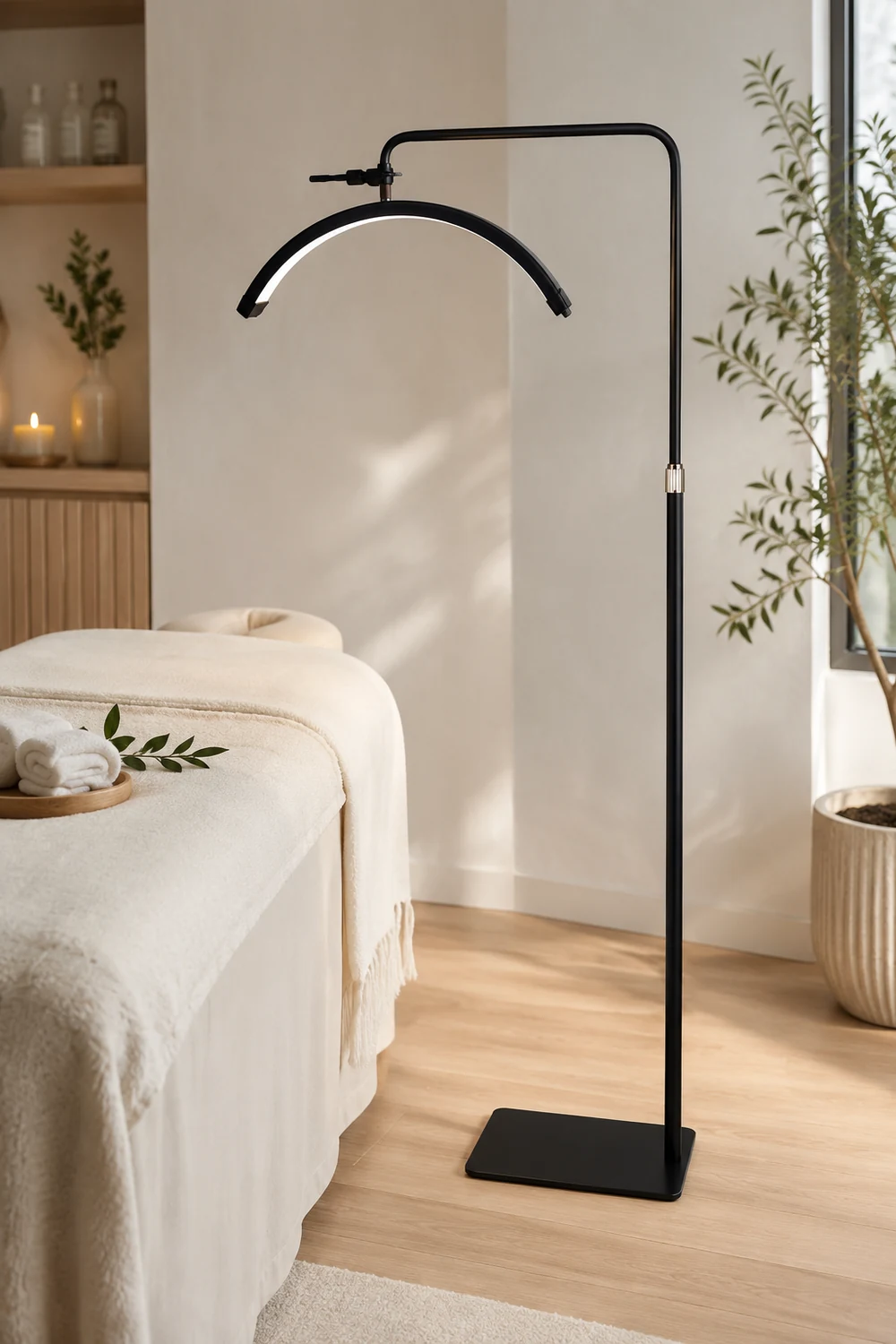 Cooley Minimalist Linear Metal Floor Lamp, Black - Lumpaz