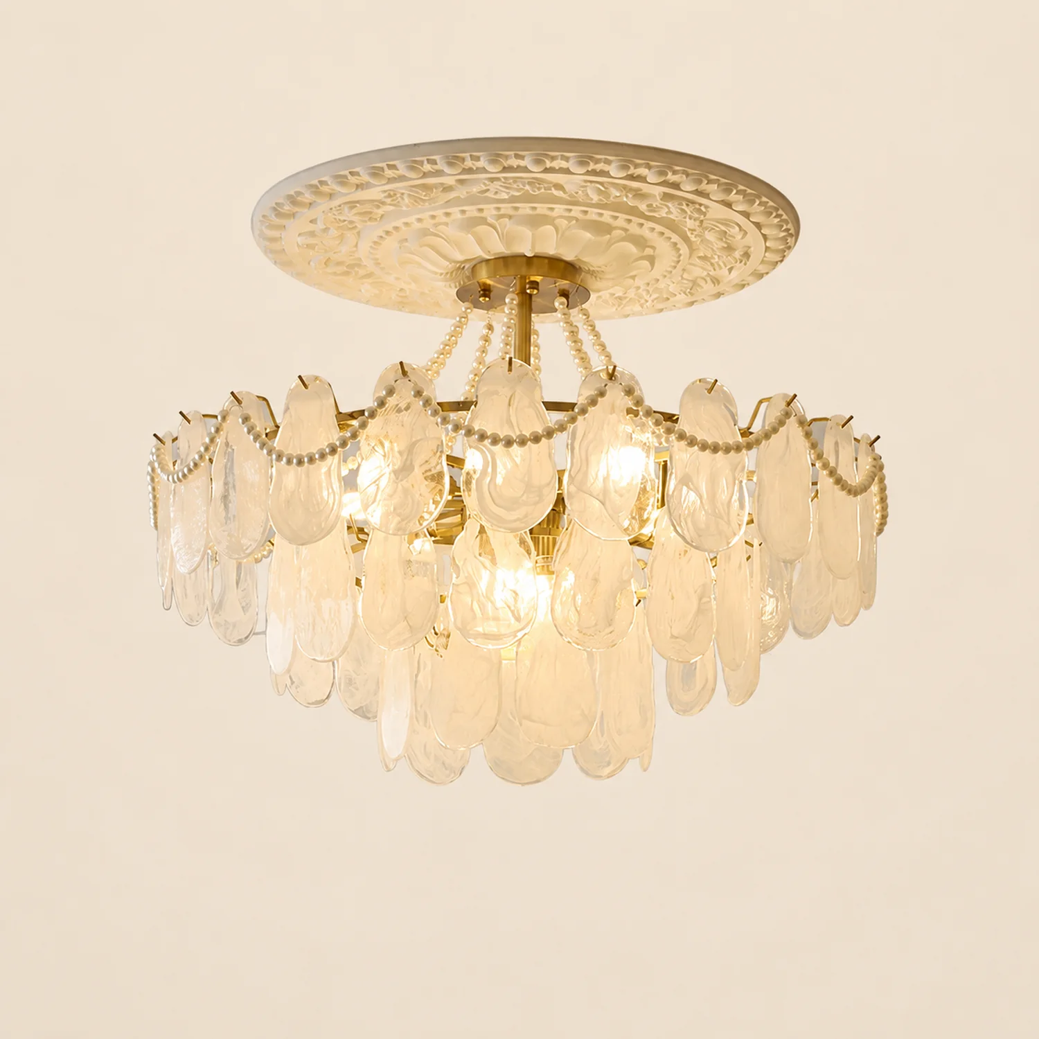 Kirsten Elegant Pearl/Glass/Metal Chandelier, White - Lumpaz
