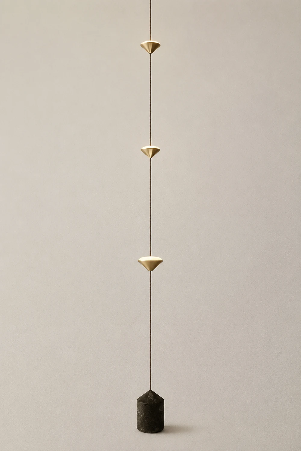 Edge Full-Length Minimalist Linear Floor Lamp, 3 Bulbs - Lumpaz
