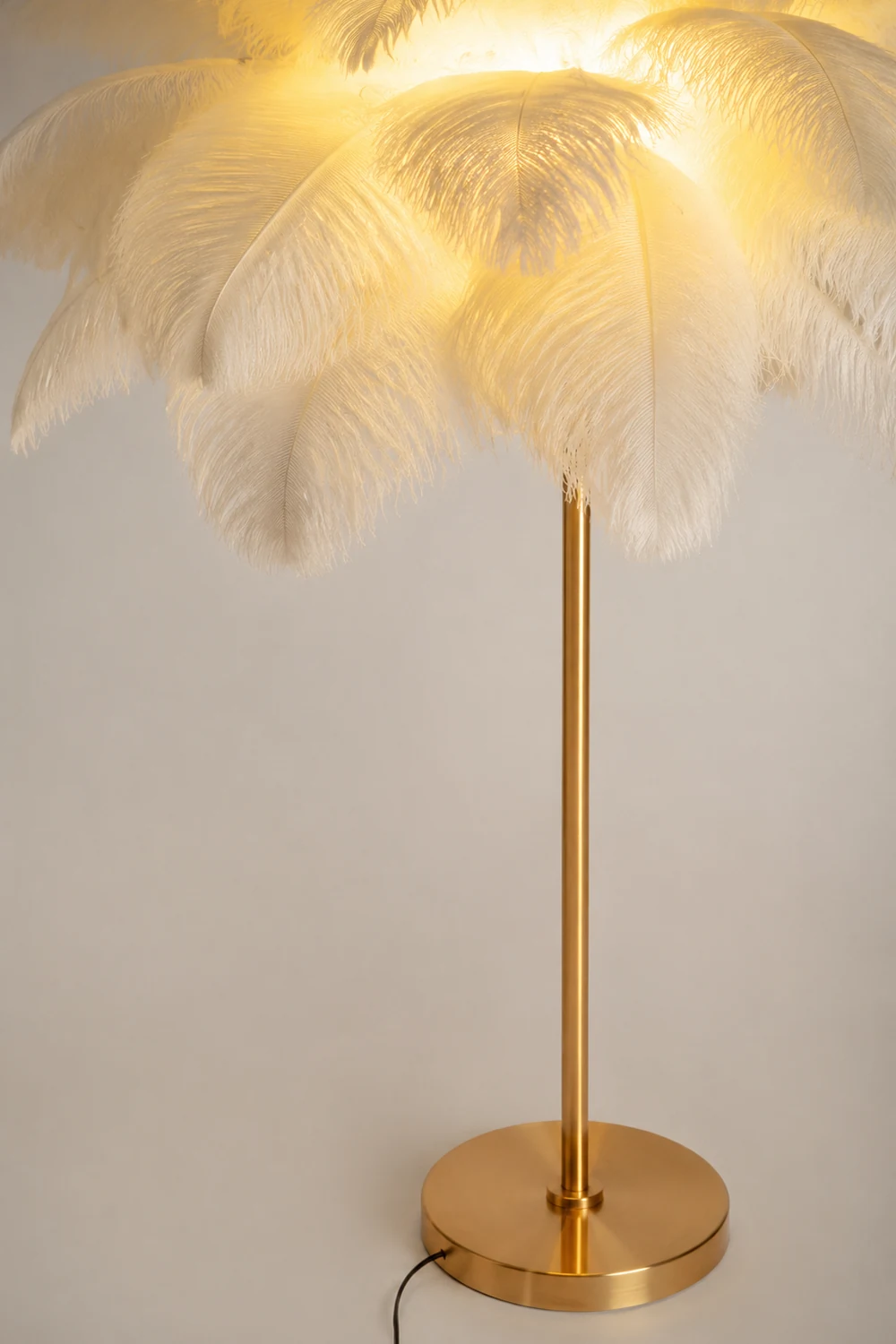 O'Moore Modern Floor Lamp, Natural Ostrich Feather & Metal Stand - Lumpaz