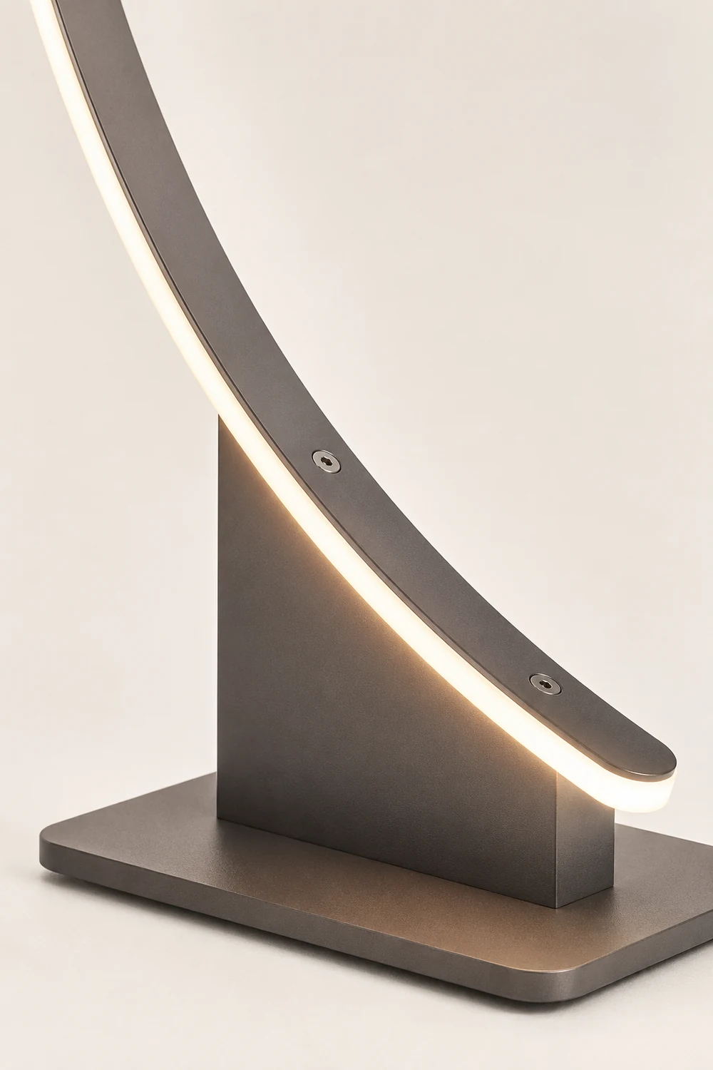 Edge Modern Minimalist Arched Metal Floor Lamp, Black - Lumpaz