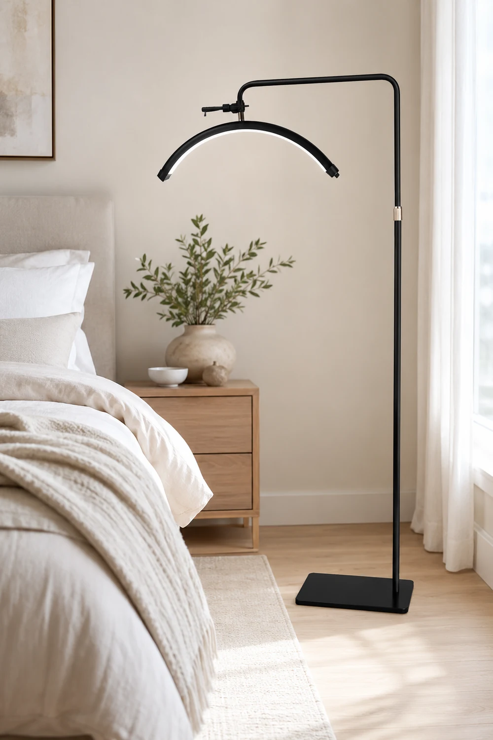 Cooley Minimalist Linear Metal Floor Lamp, Black - Lumpaz