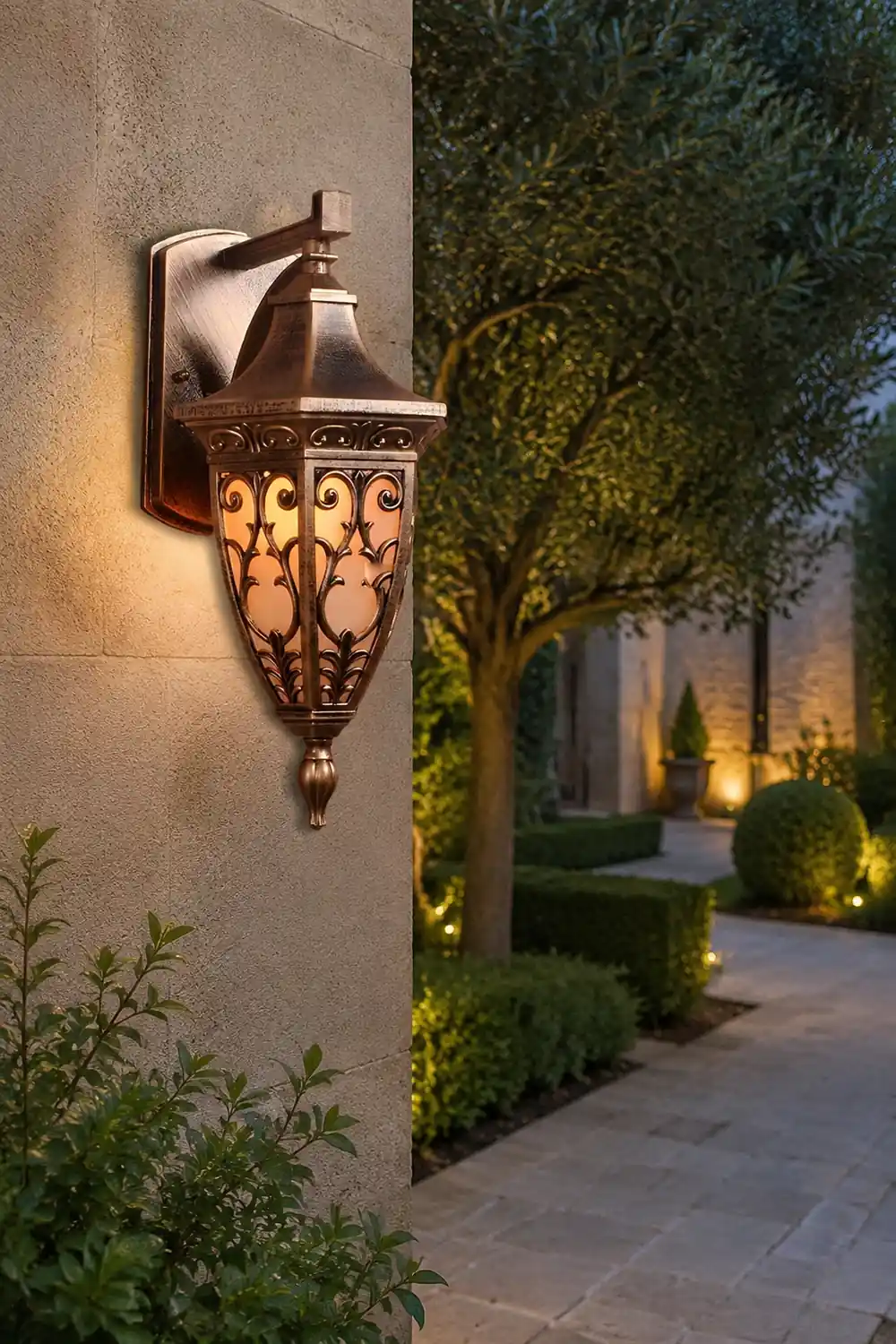 Outdoor Vintage Bronze Wall Light 1-light Wall-Mount Lantern - Lumpaz