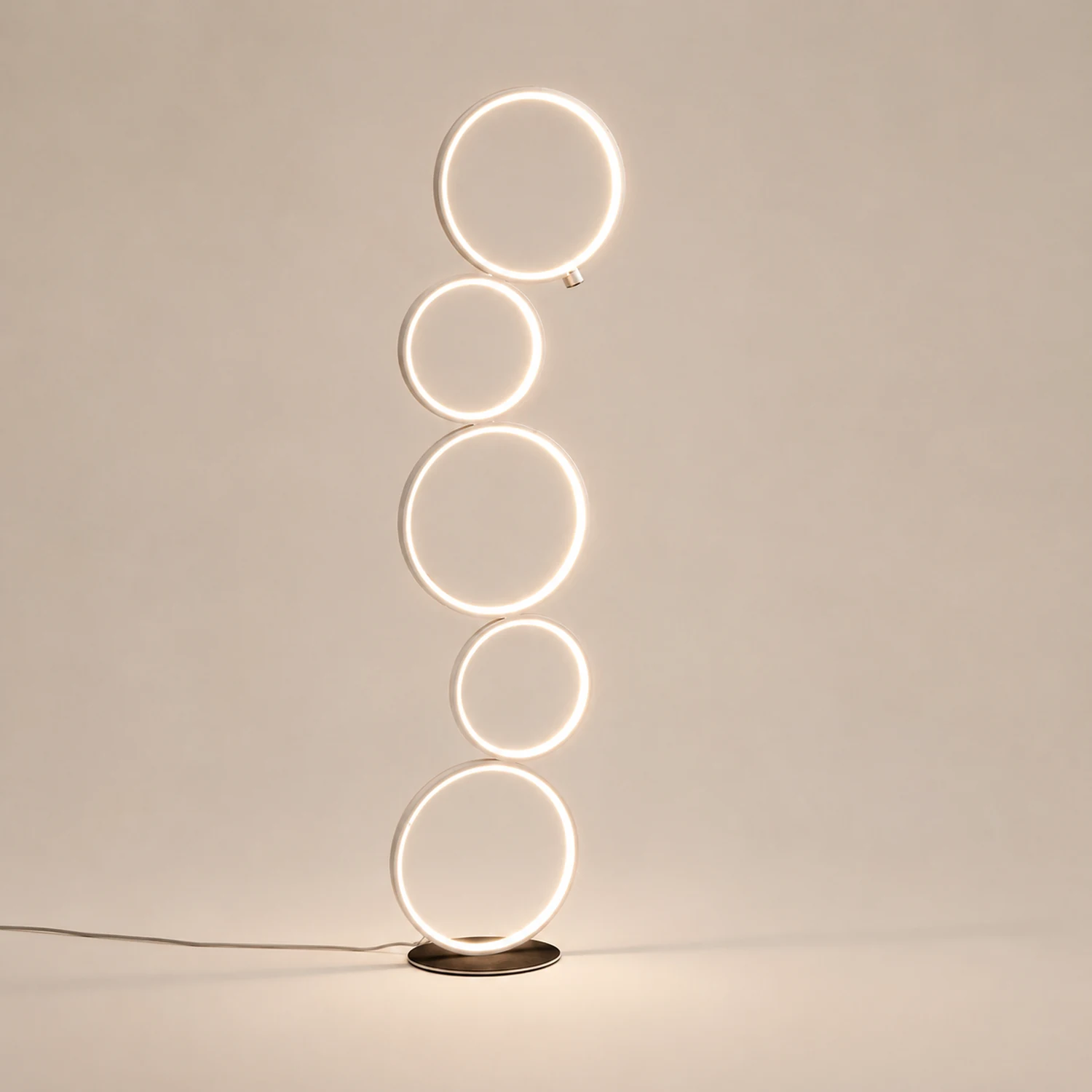 Arisha Nordic Modern Ring Floor Lamp, Black/White - Lumpaz