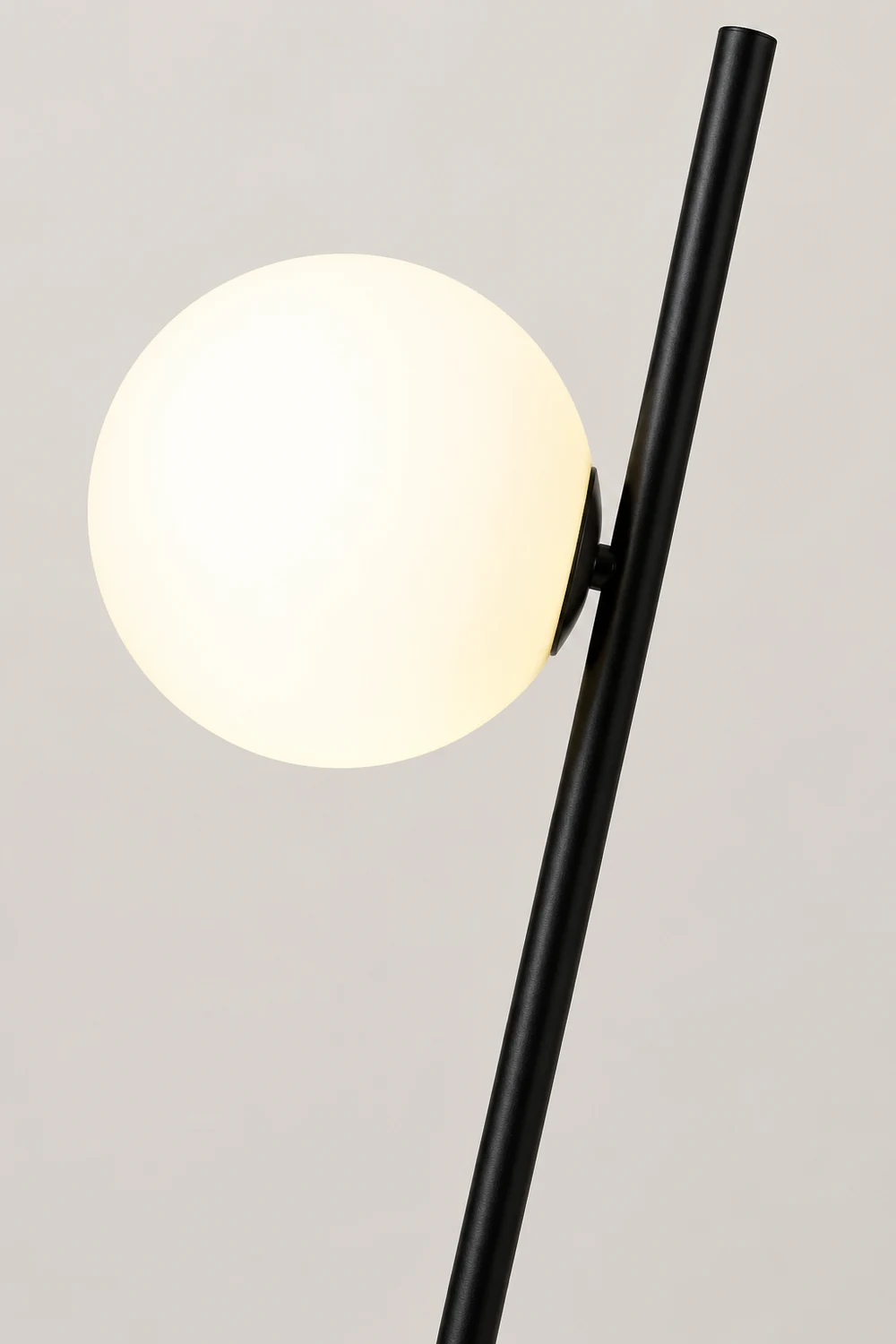 Valentina Minimalistic Black Orb Linear Floor Lamp, Living room - Lumpaz