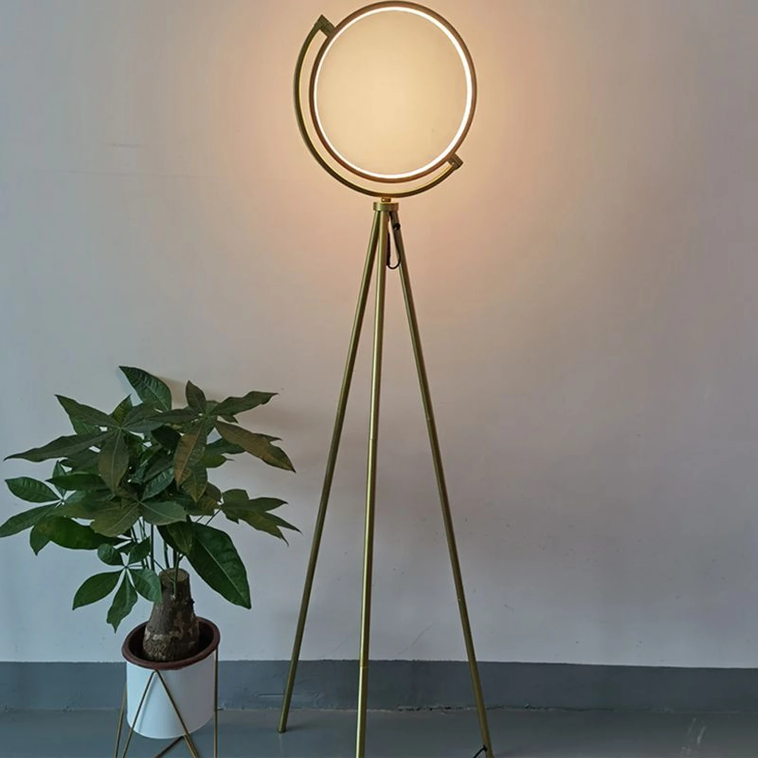 Salgado Modern Circle Tripod Metal Floor Lamp, Black/Gold - Lumpaz