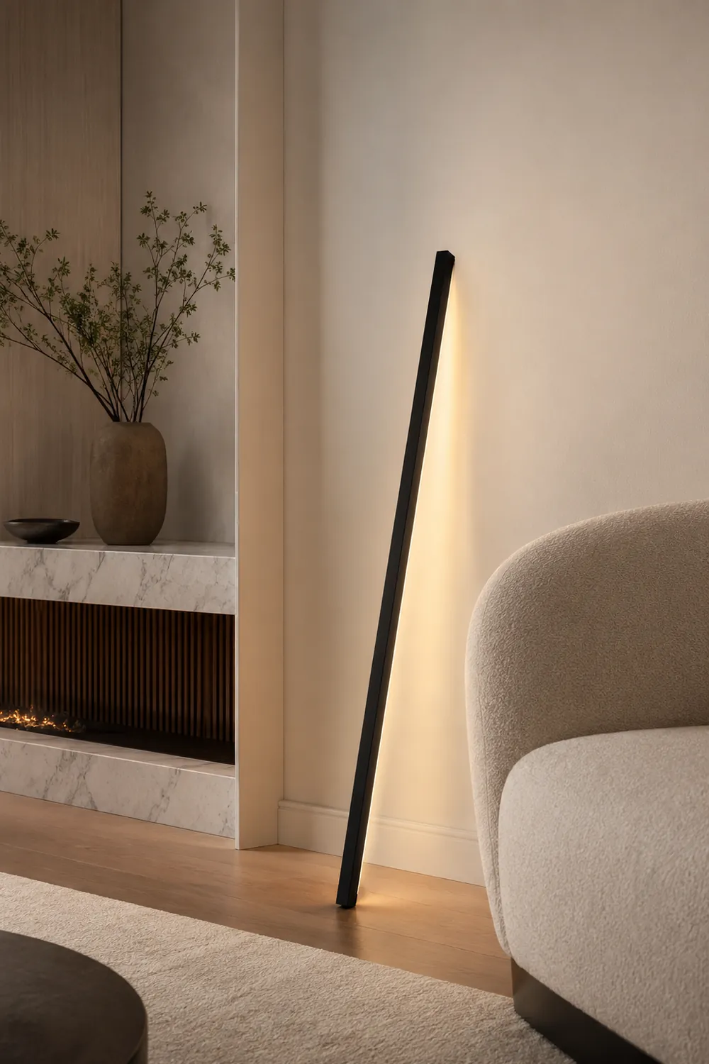 Edge Minimalist Linear Metal Floor Lamp, Black/Gold, Living Room - Lumpaz