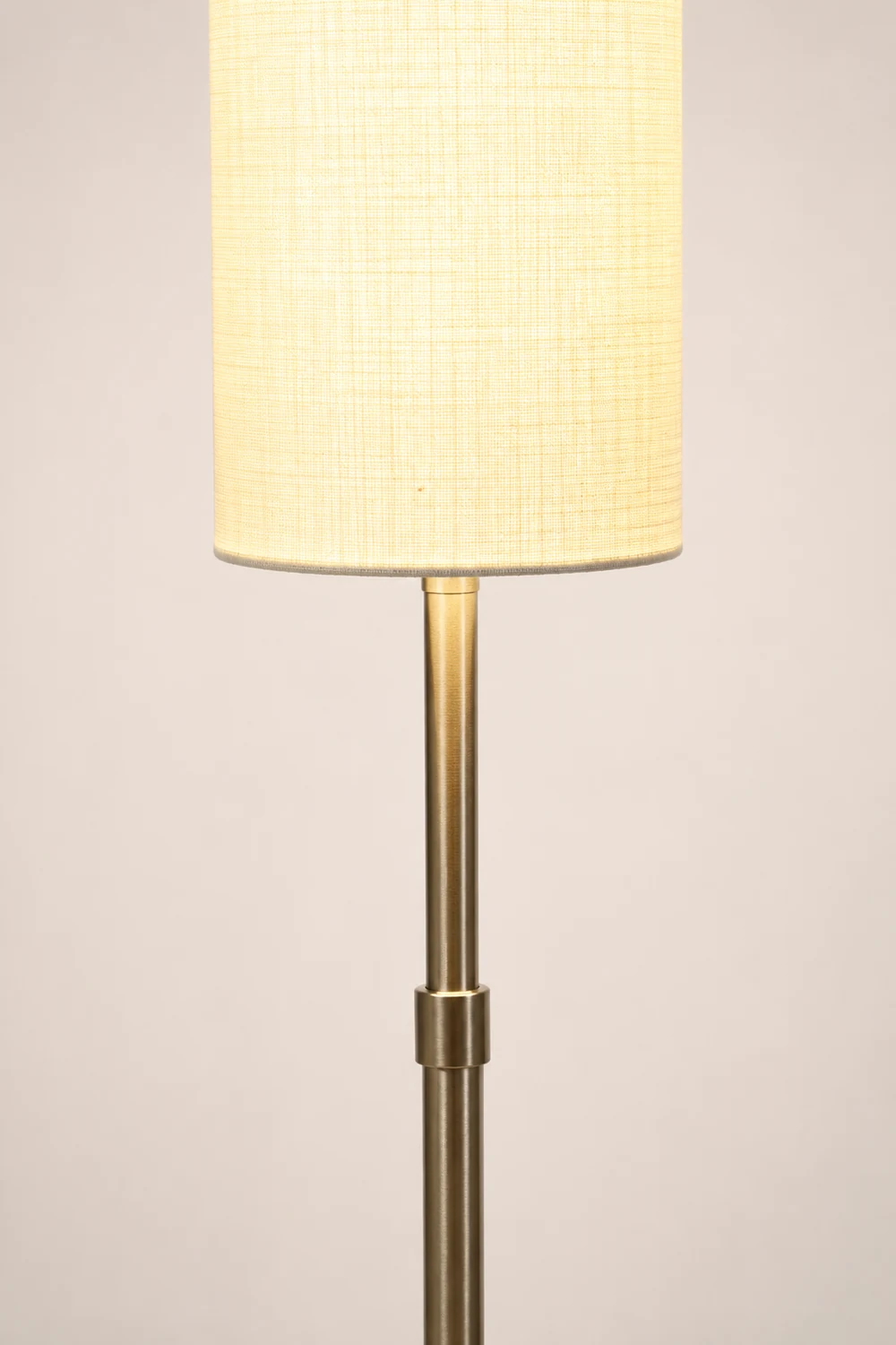Eryn Minimalist Metal and Fabric Cylindrical White Floor Lamp - Lumpaz