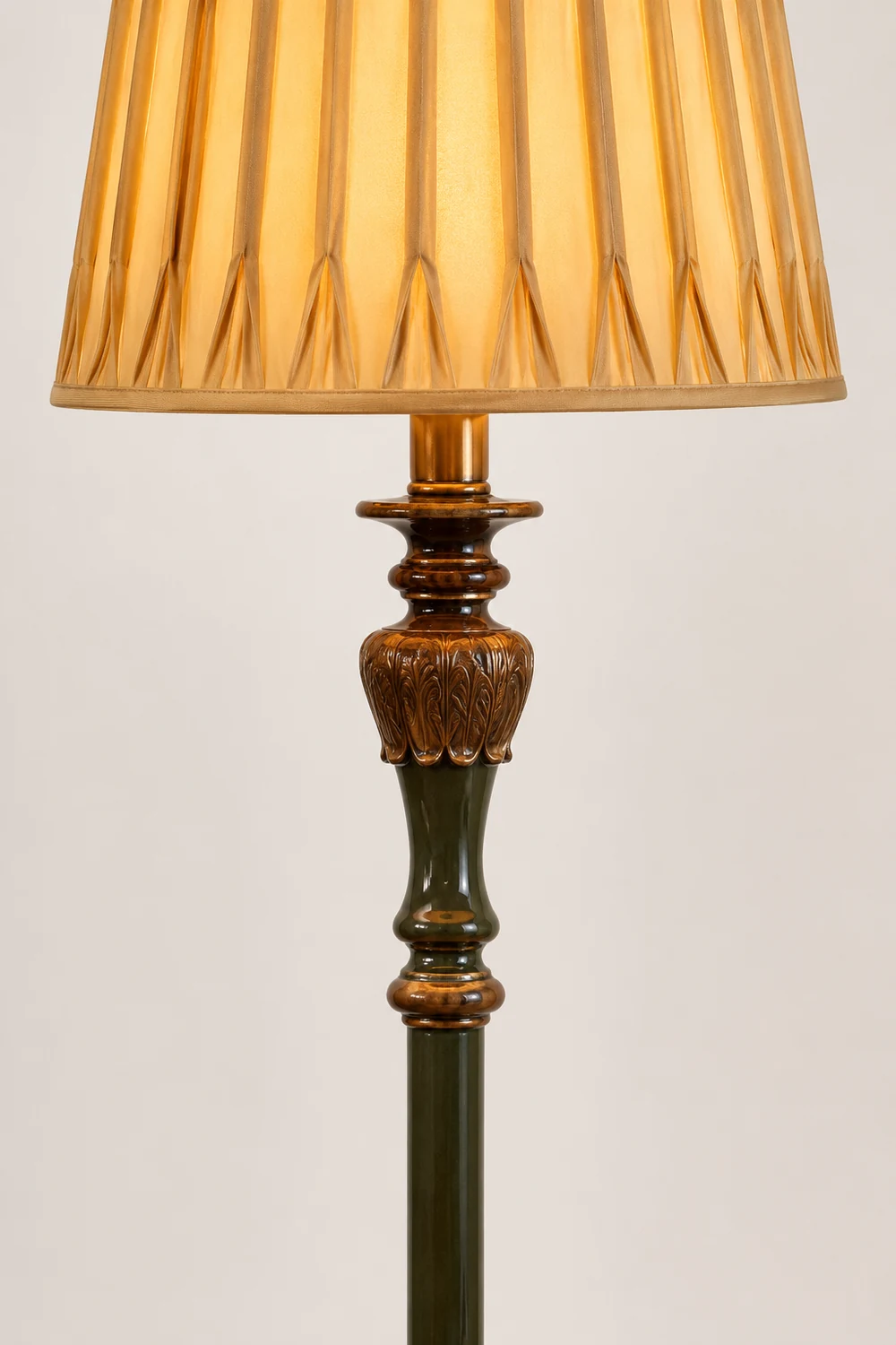 Eryn Retro Dome Metal Resin Floor Lamp - Lumpaz