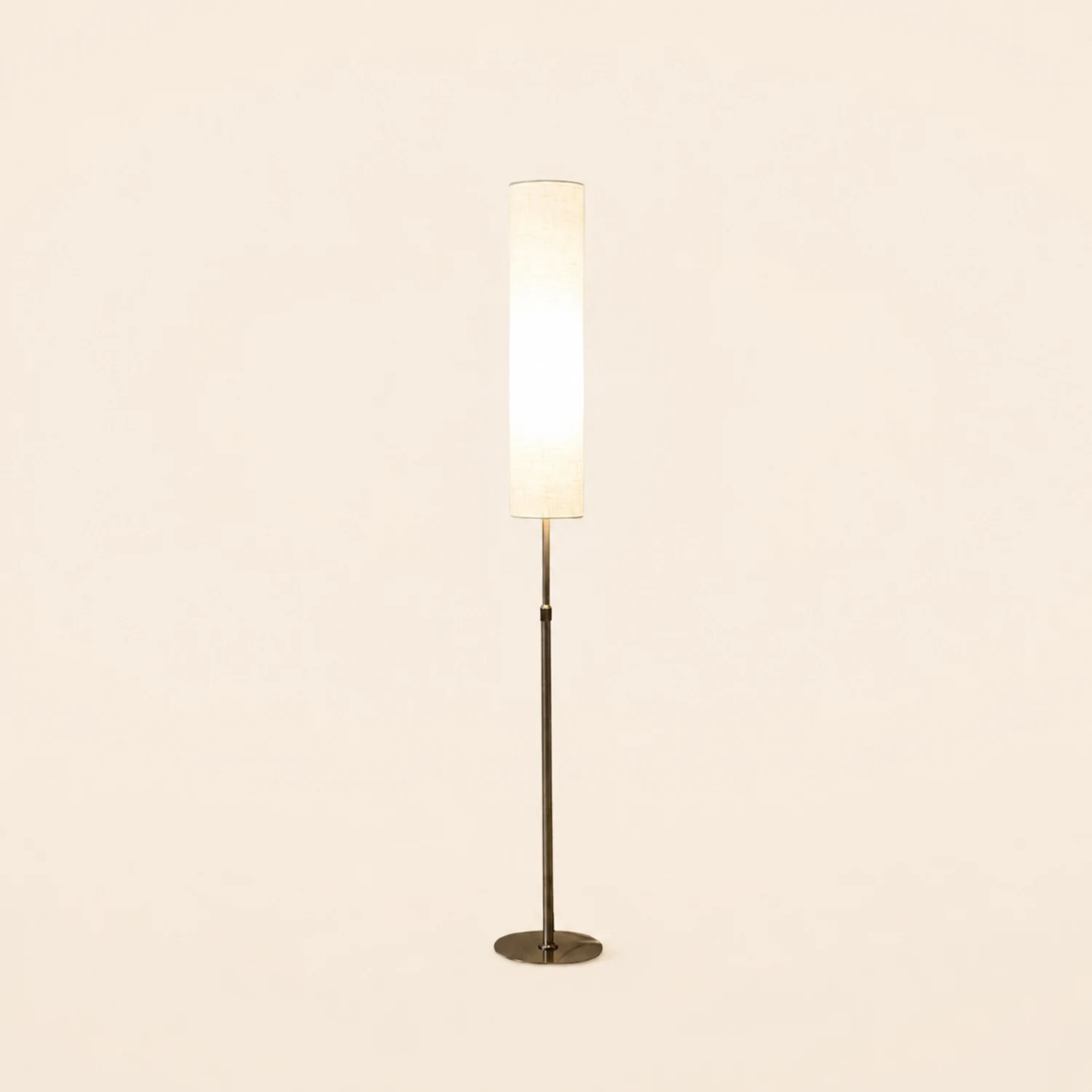 Eryn Minimalist Metal and Fabric Cylindrical White Floor Lamp - Lumpaz