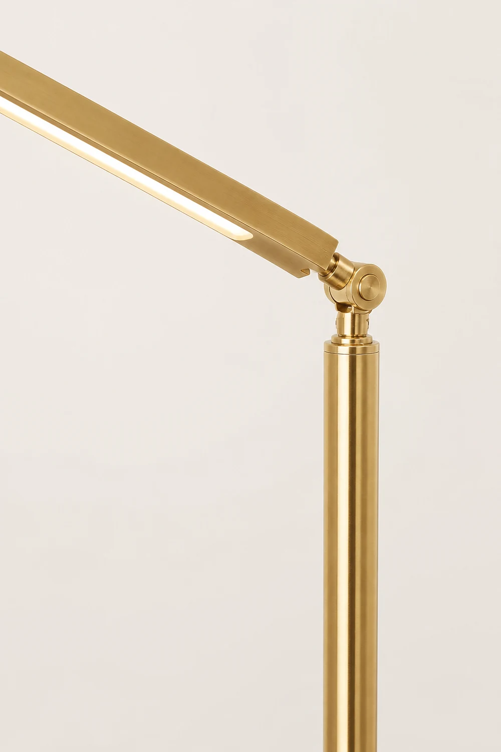 Edge Modern Linear Metal Acrylic Floor Lamp,Gold - Lumpaz